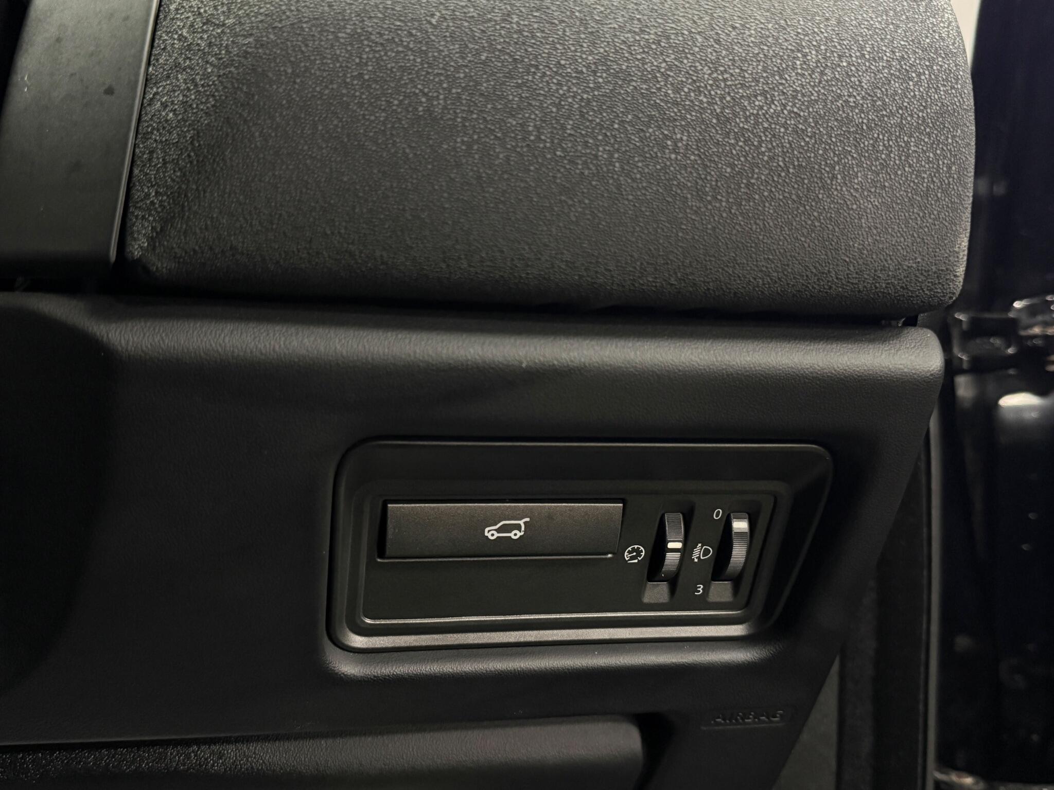 Land Rover Range Rover Evoque view 23