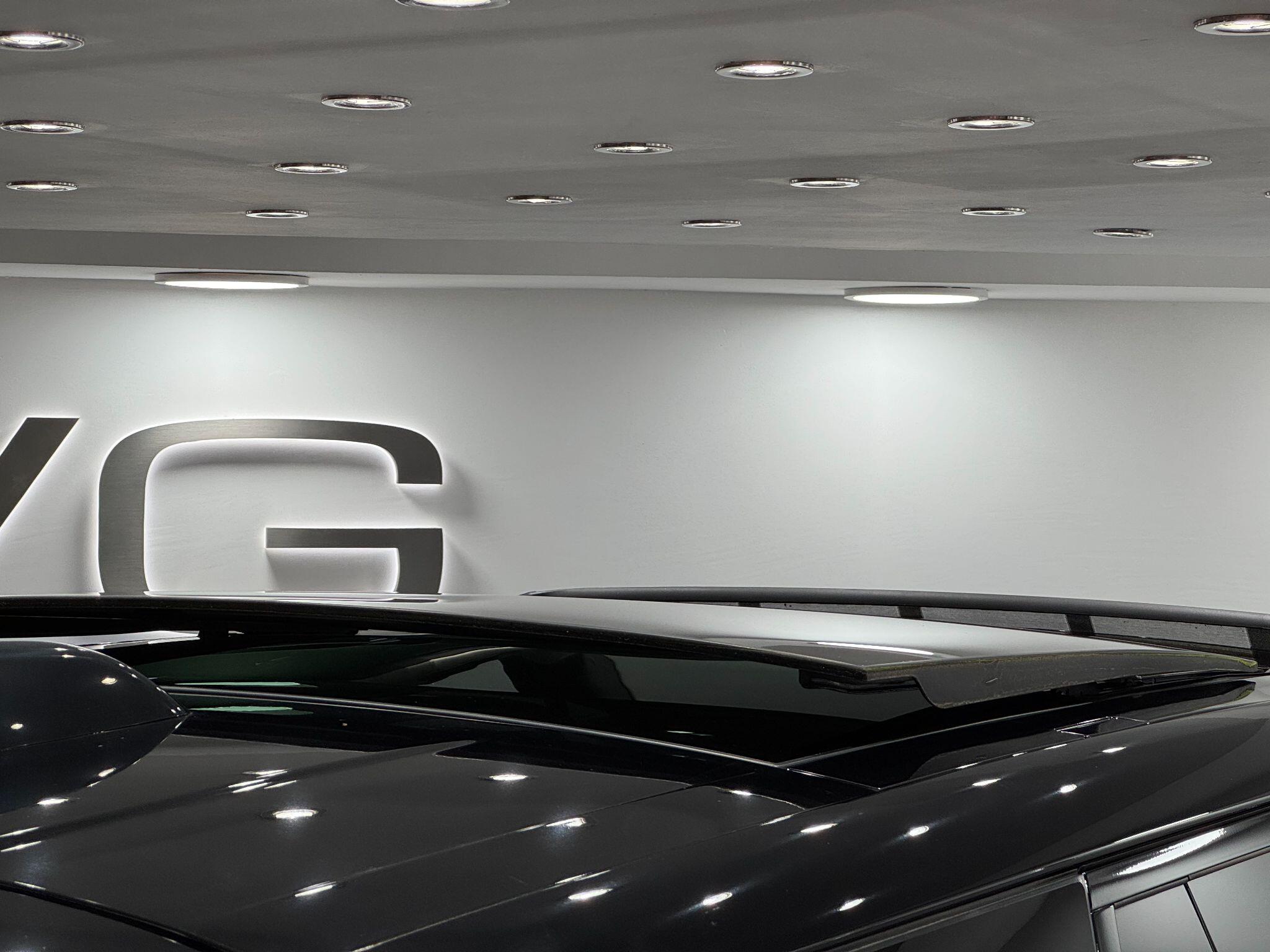 Land Rover Range Rover view 23