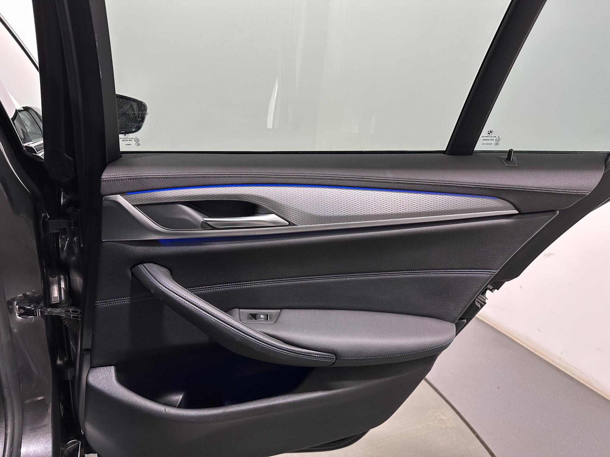 BMW 5 Series view 42