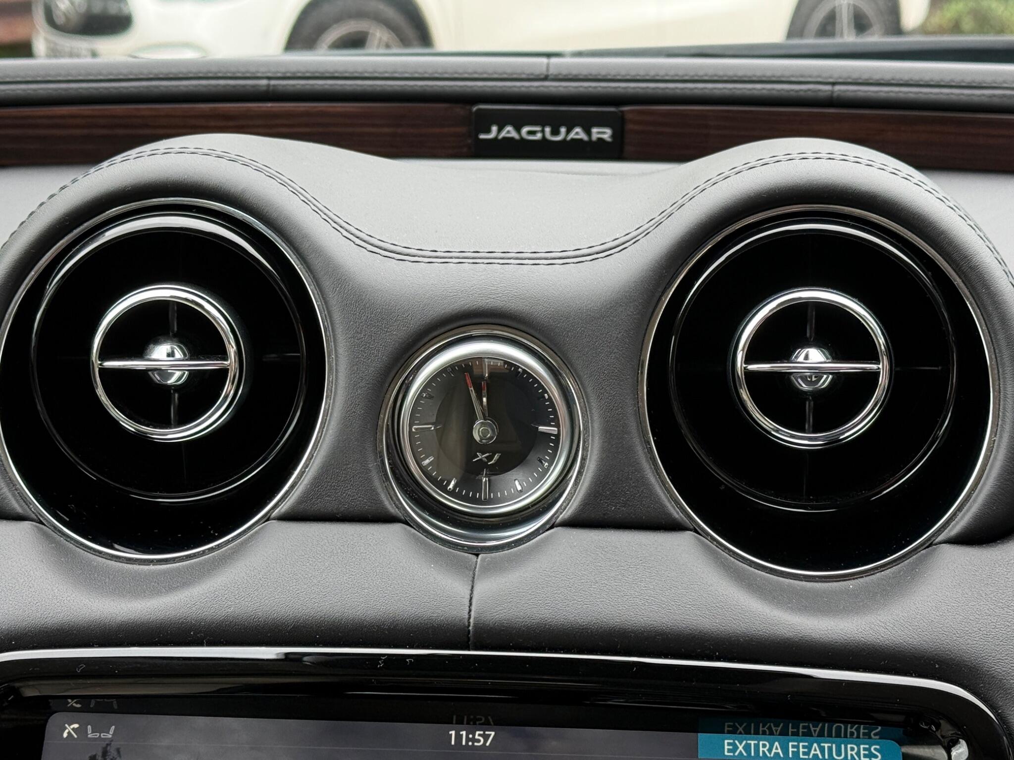 Jaguar XJ view 30