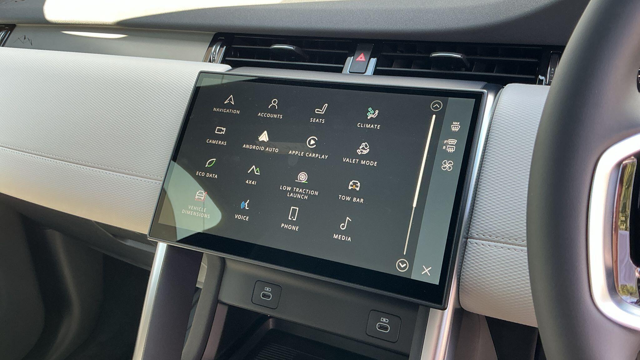 Land Rover Discovery Sport view 19