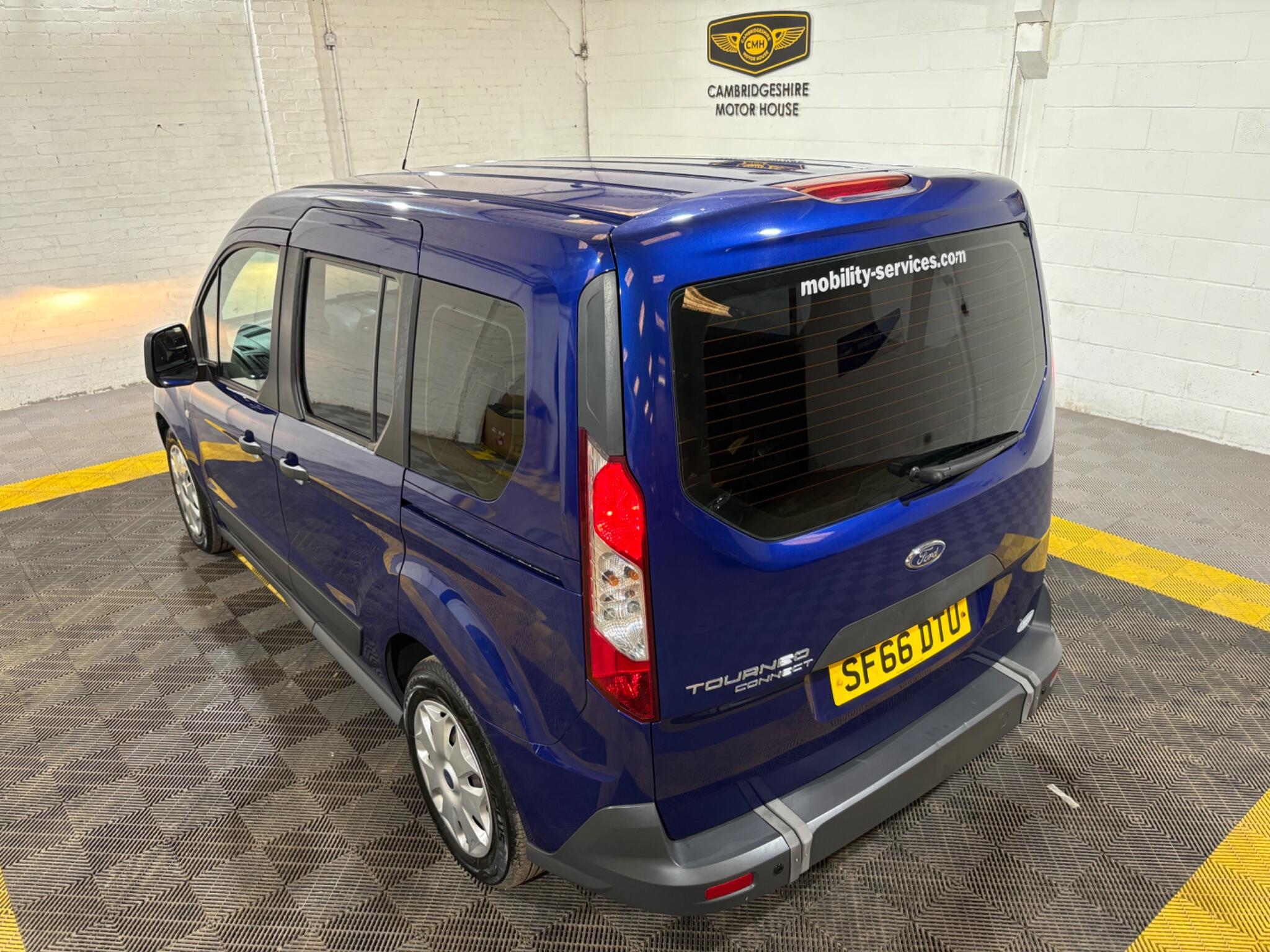 Ford Tourneo Connect view 11