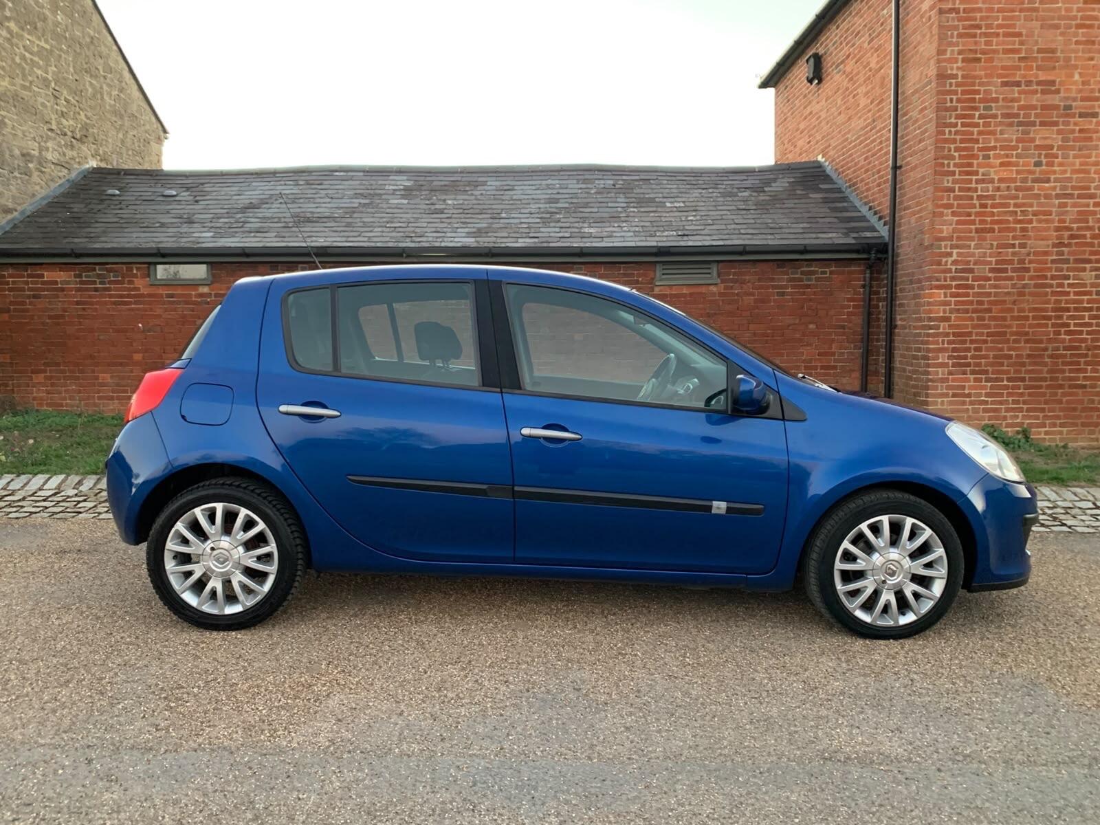 Renault Clio - Image 8