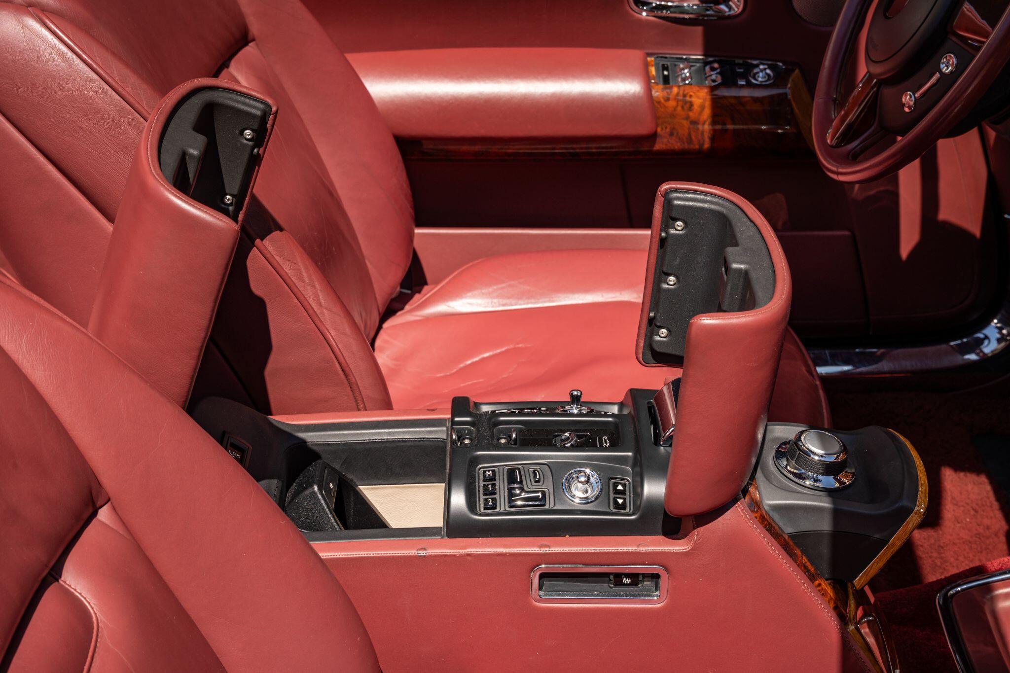 Rolls-Royce Phantom view 51