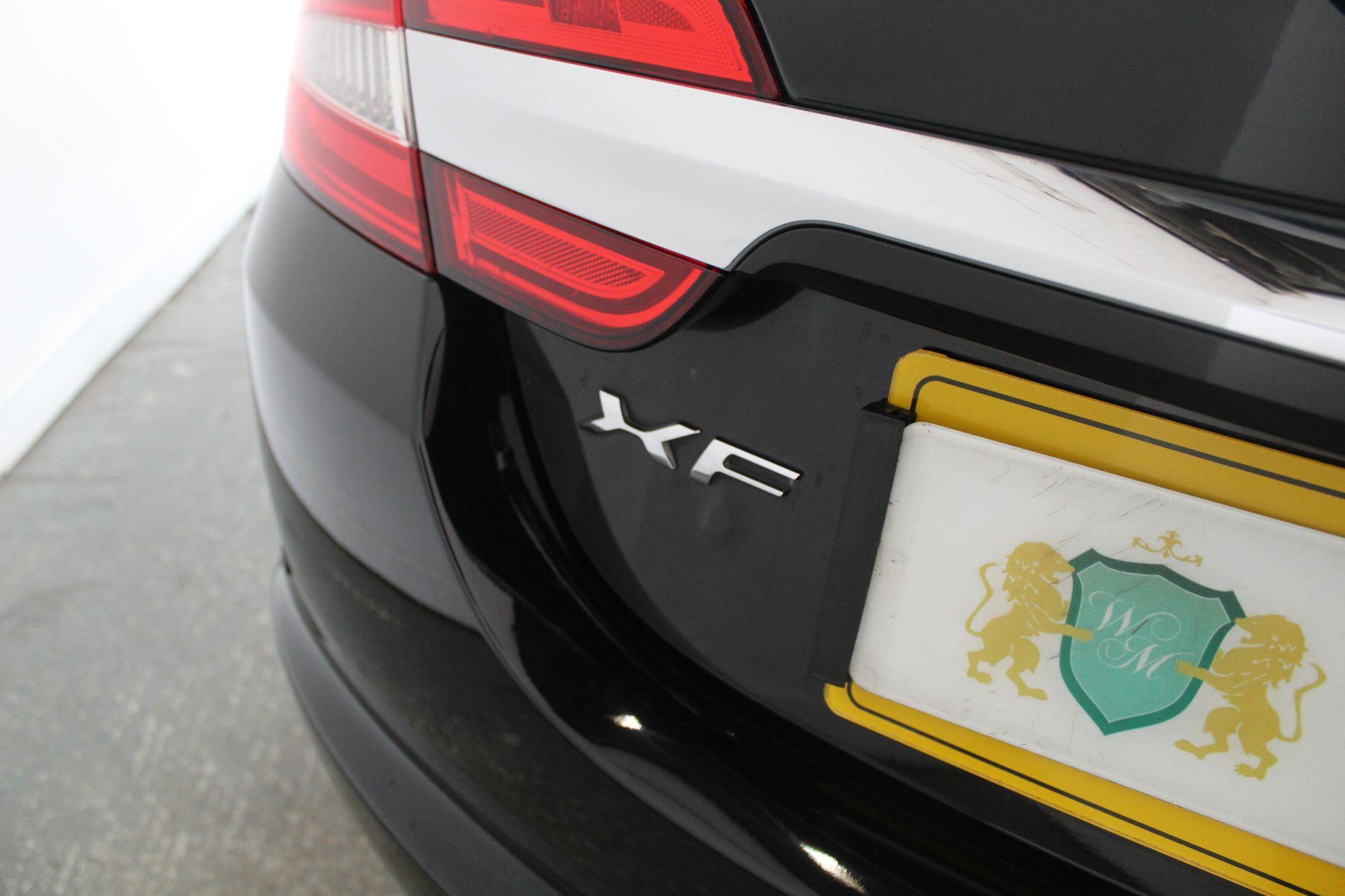 Jaguar XF view 19