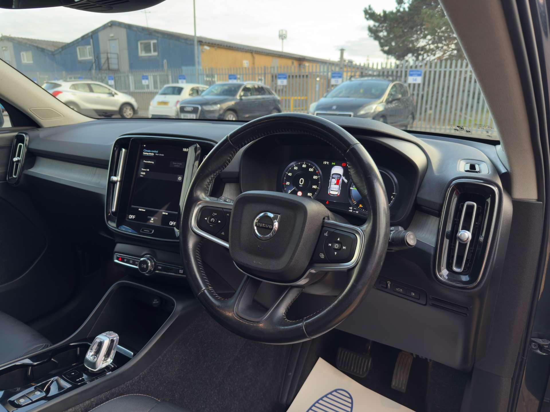 Volvo XC40 view 29