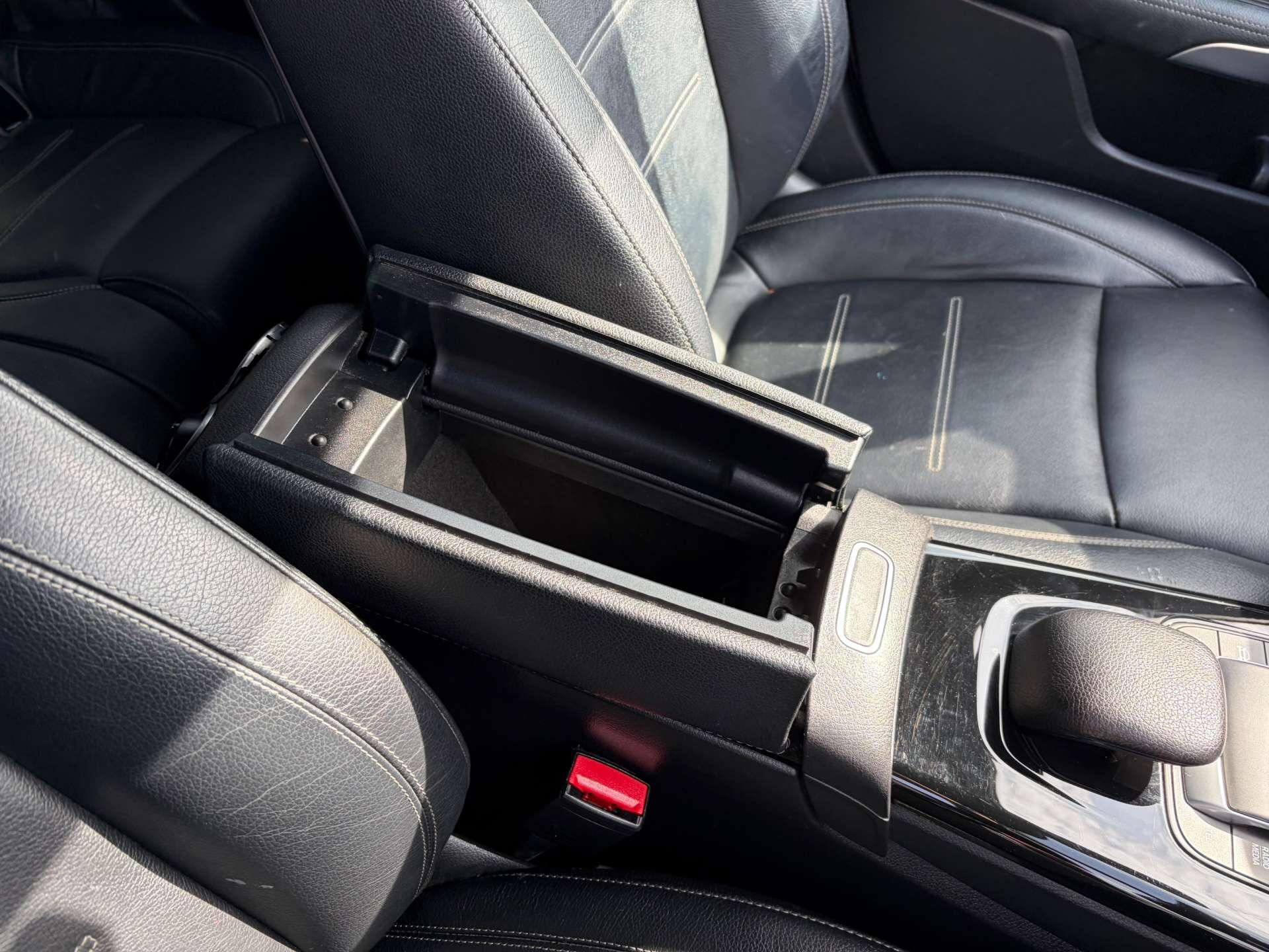Mercedes-Benz Cla view 46