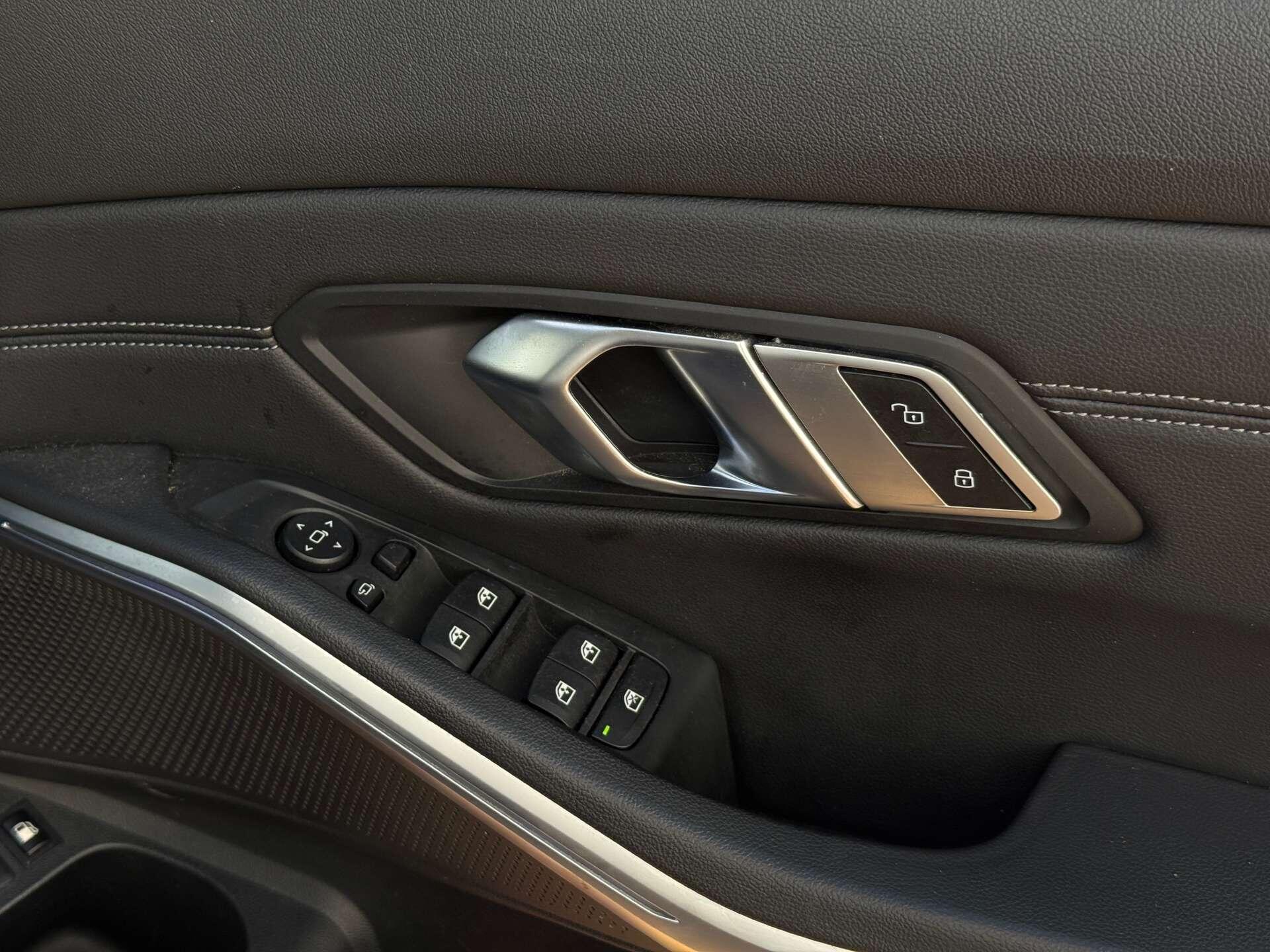 BMW 3 Series view 39
