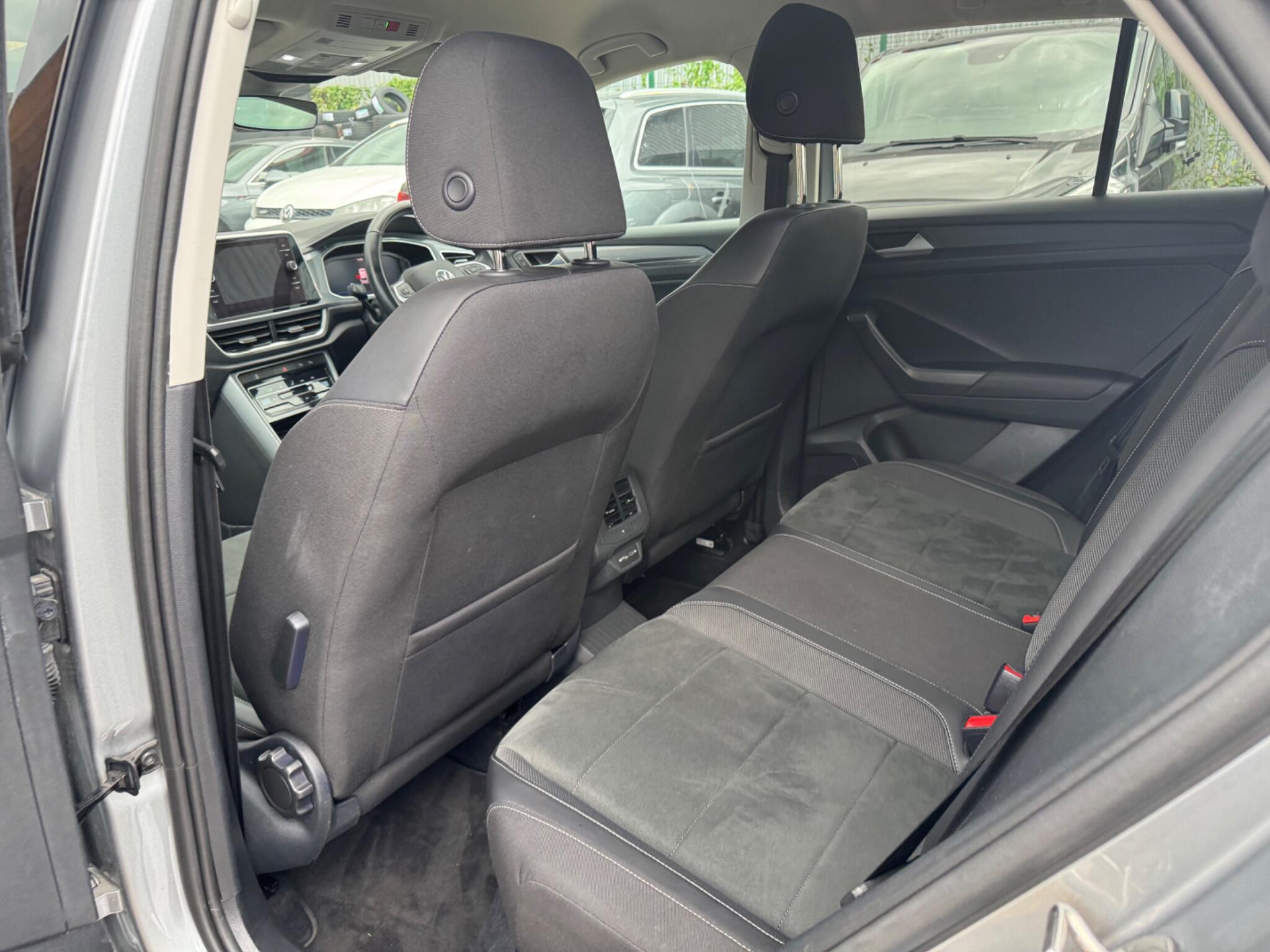 Volkswagen T-Roc view 20
