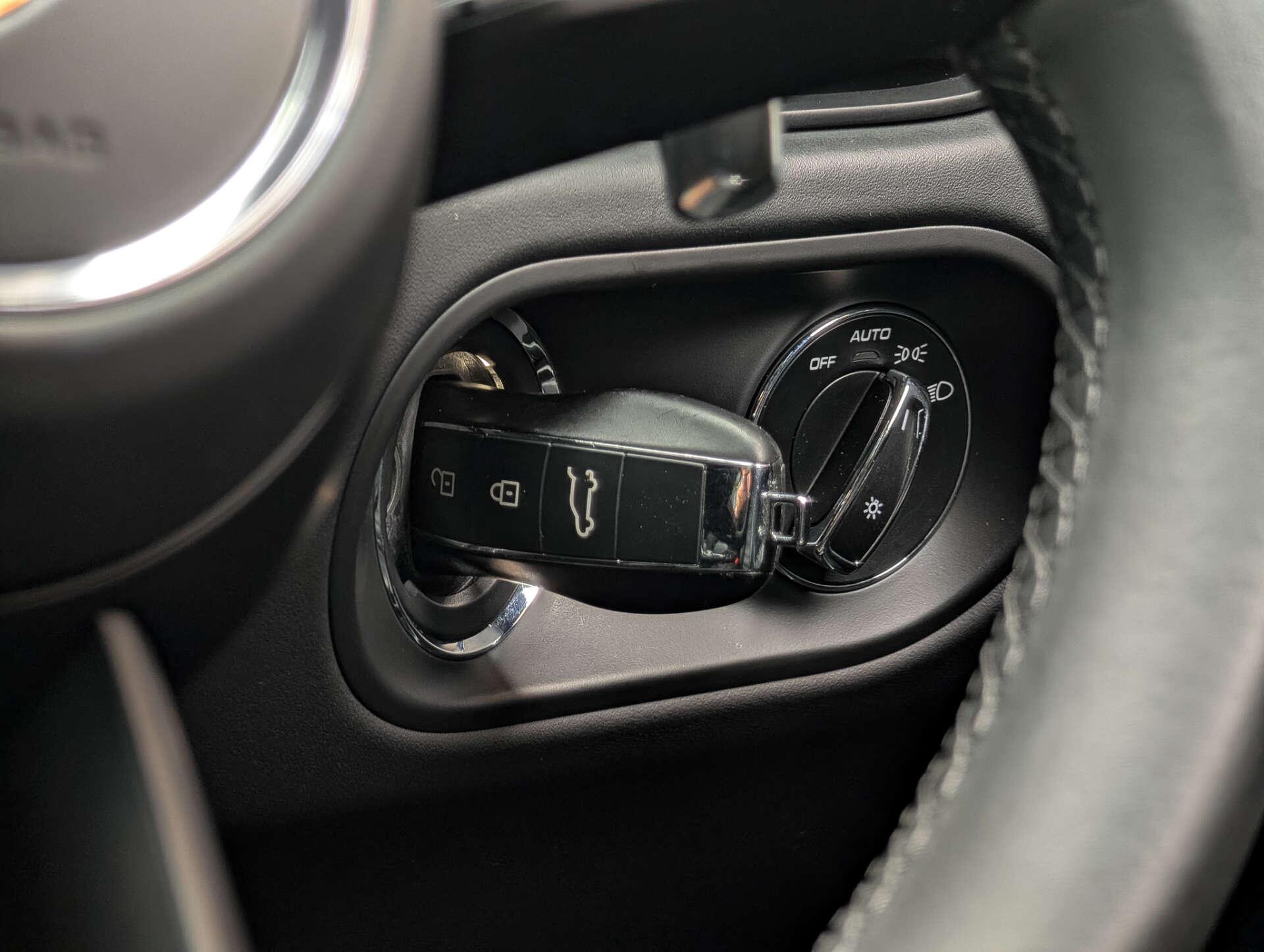 Porsche Macan view 34