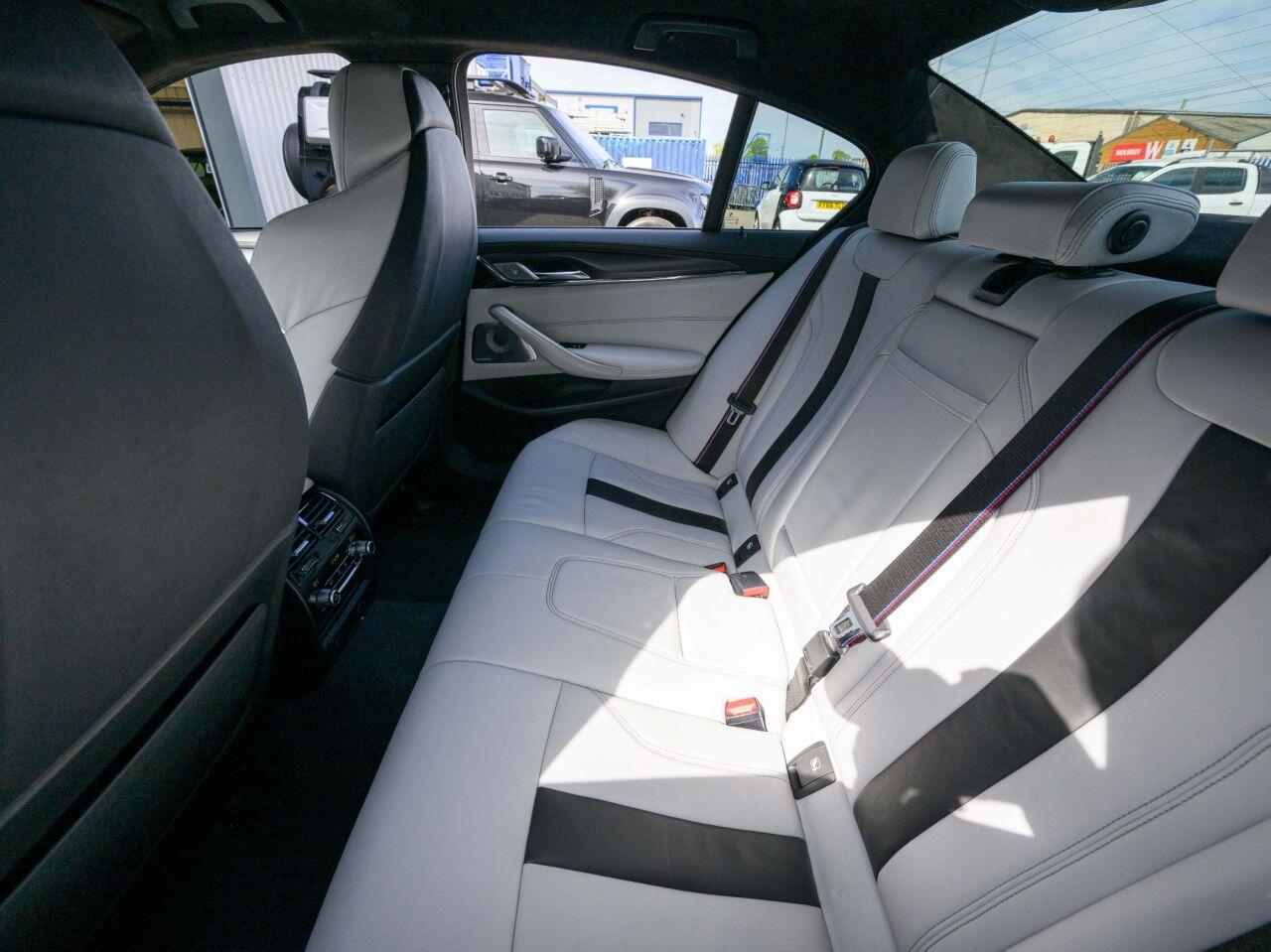 BMW M5 view 17
