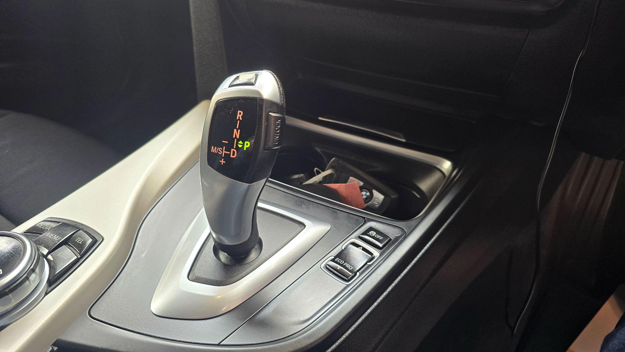 BMW 3 Series view 10