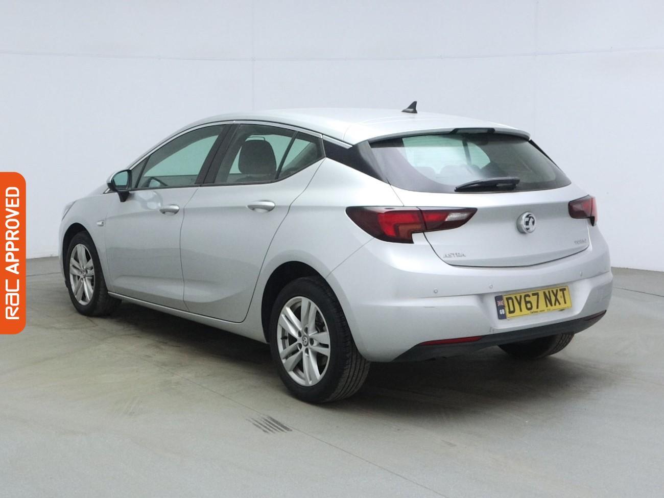Vauxhall Astra view 4
