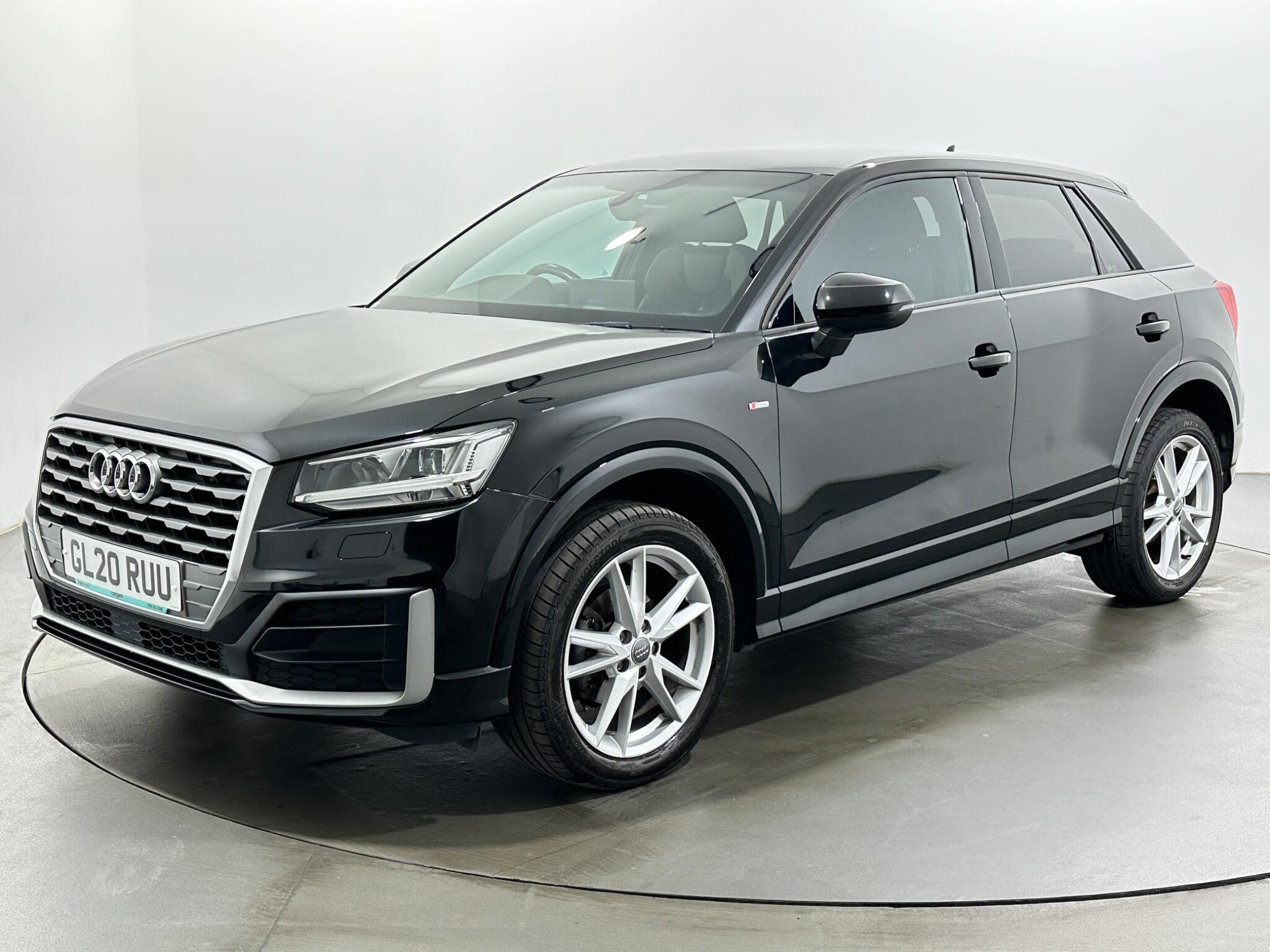 Audi Q2 view 4