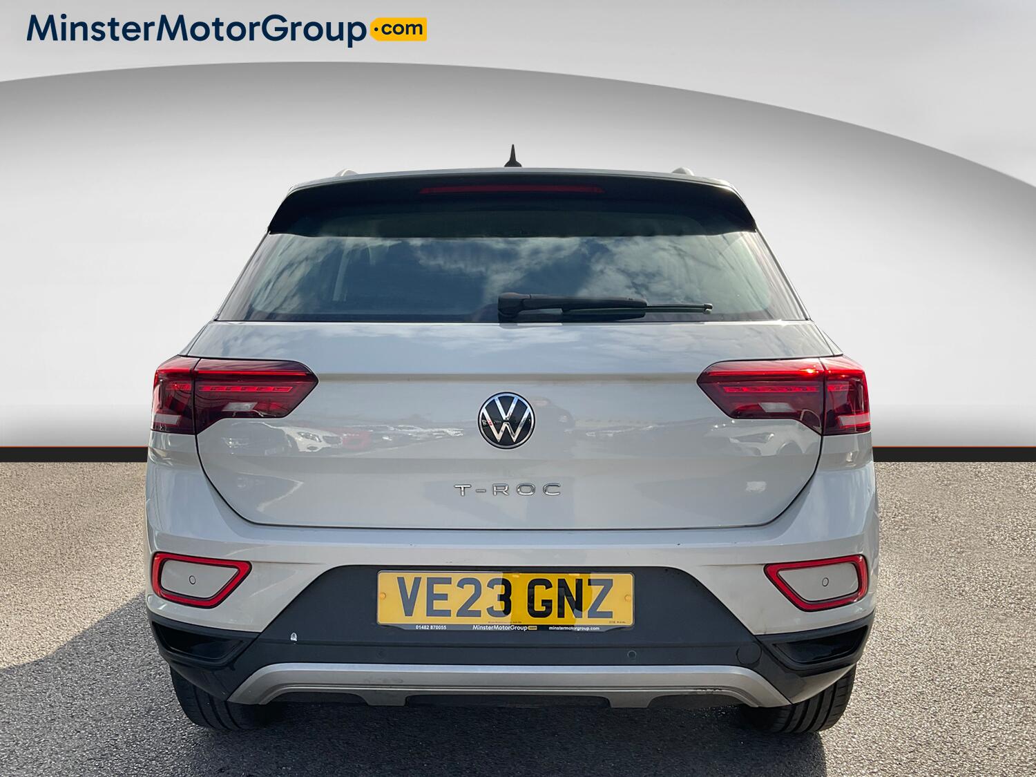 Volkswagen T-Roc view 3