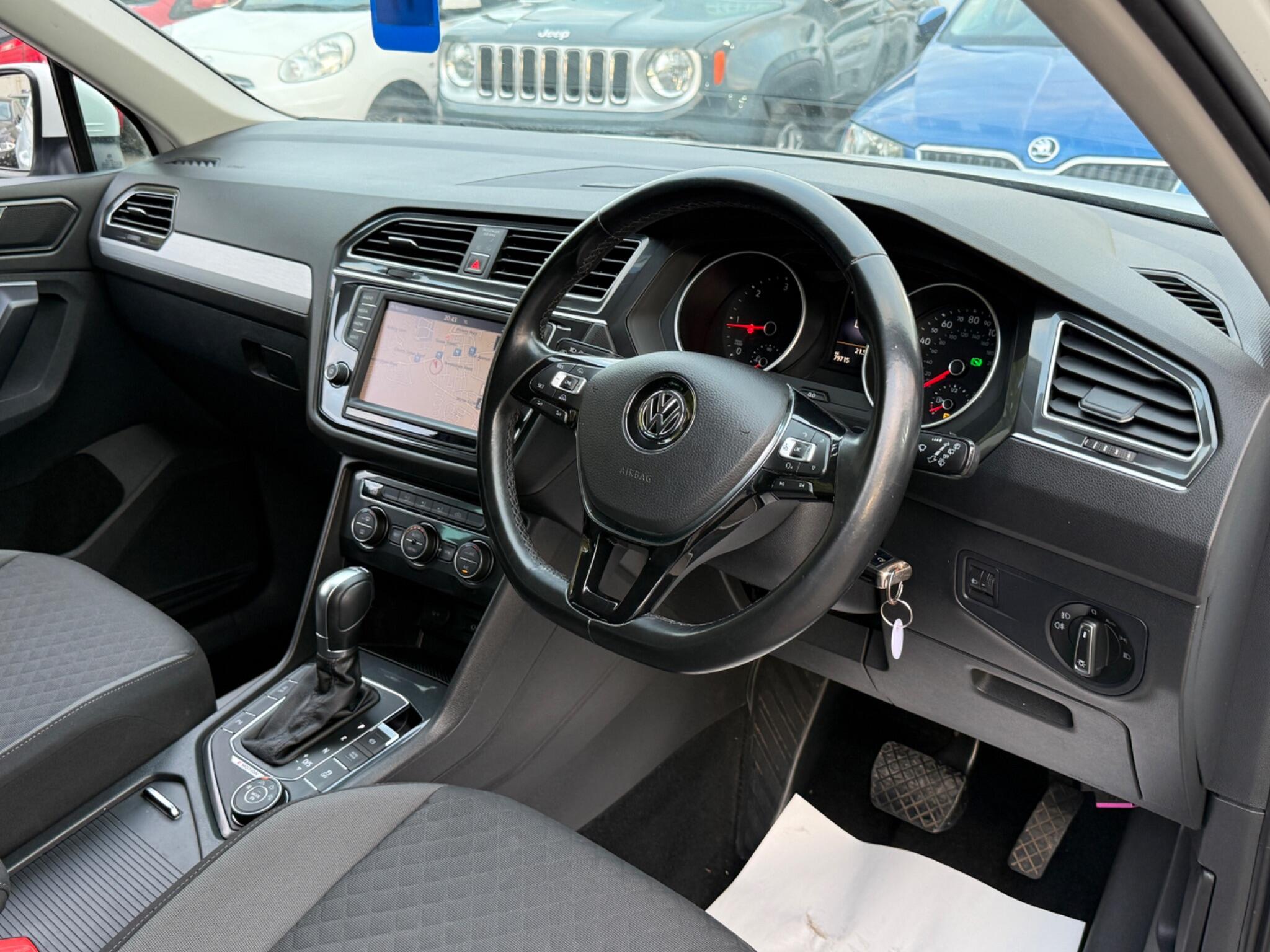 Volkswagen Tiguan - Image 34