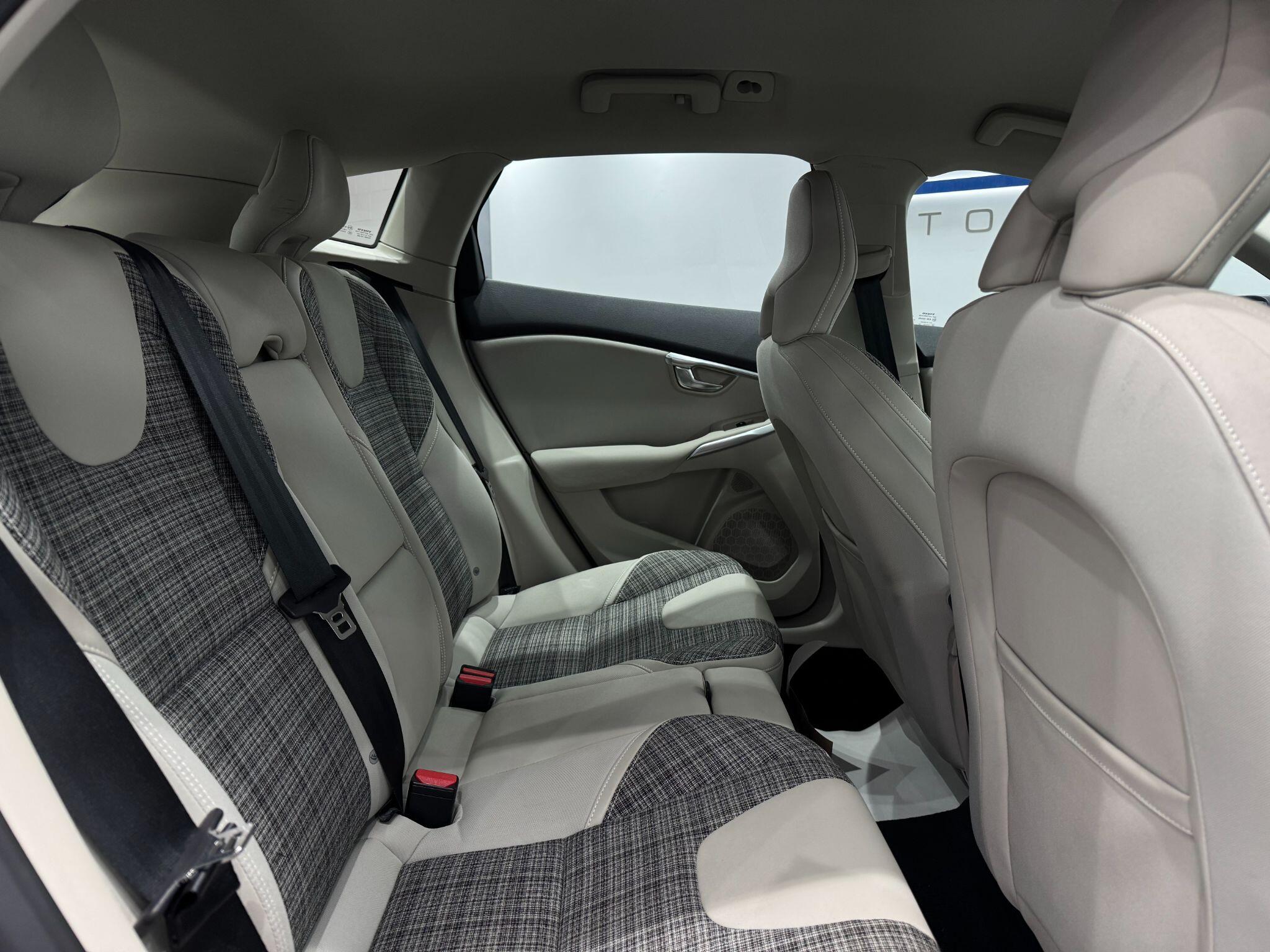 Volvo V40 view 39