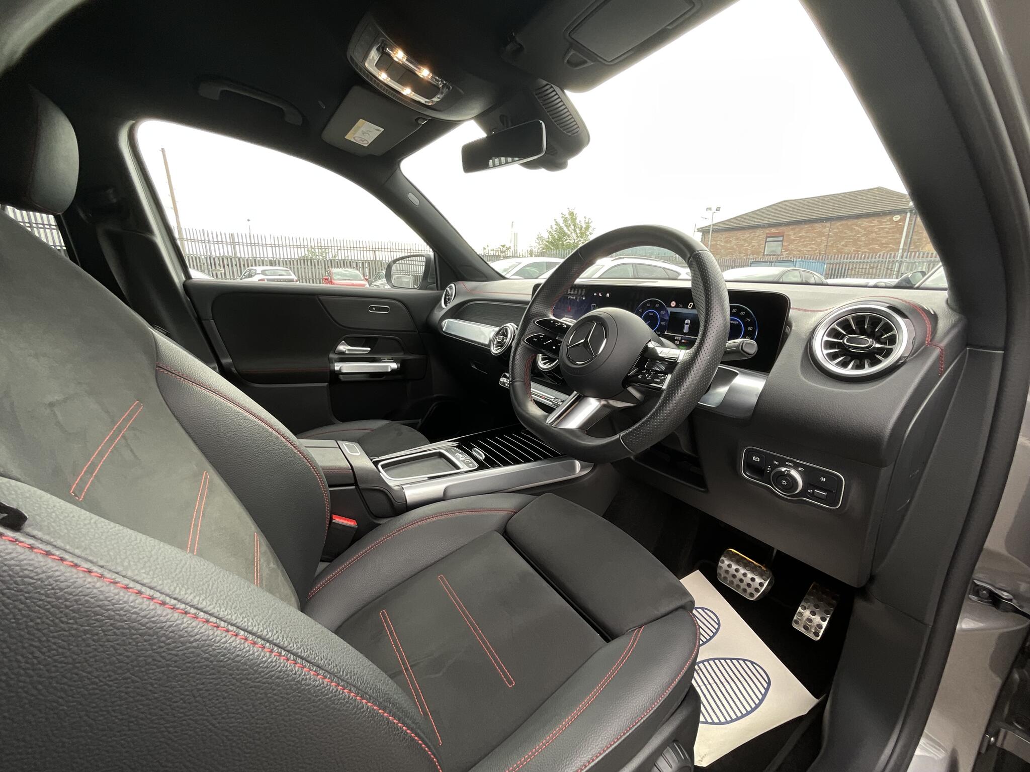 Mercedes-Benz Eqb view 7