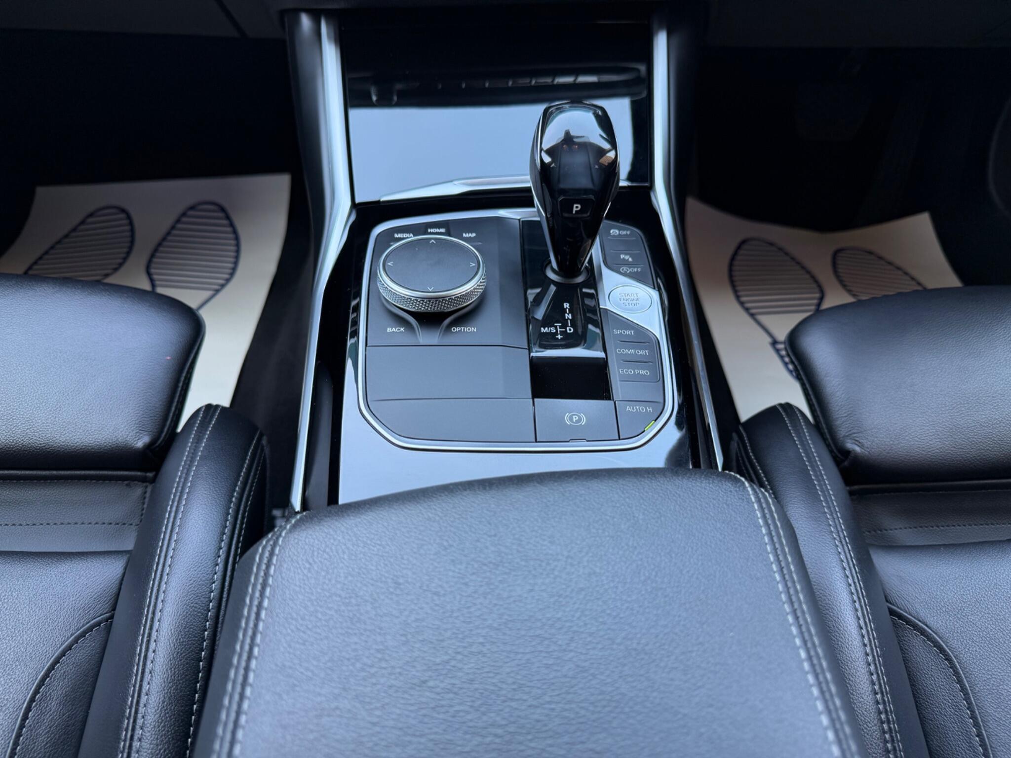 BMW 3 Series view 19