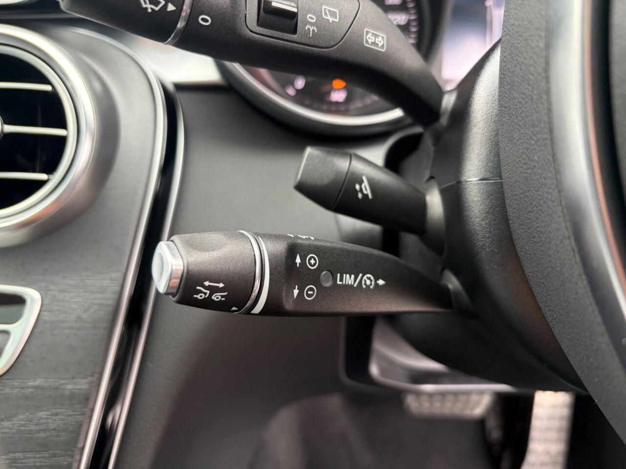 Mercedes-Benz C-Class view 28