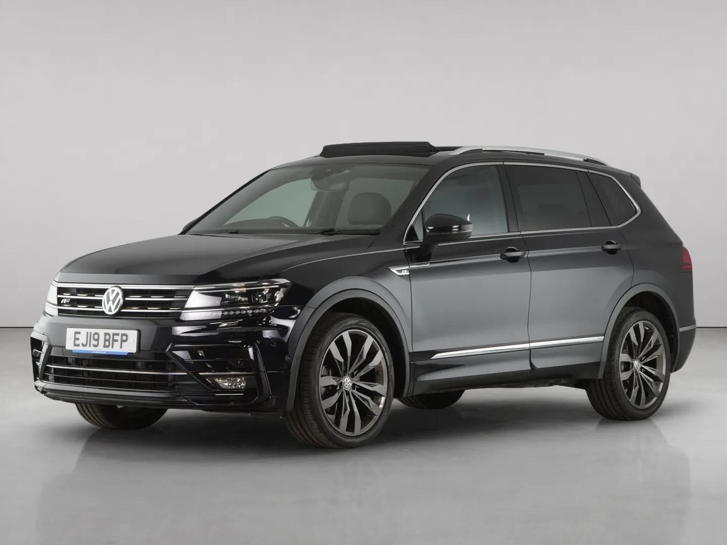 Volkswagen Tiguan Allspace view 2