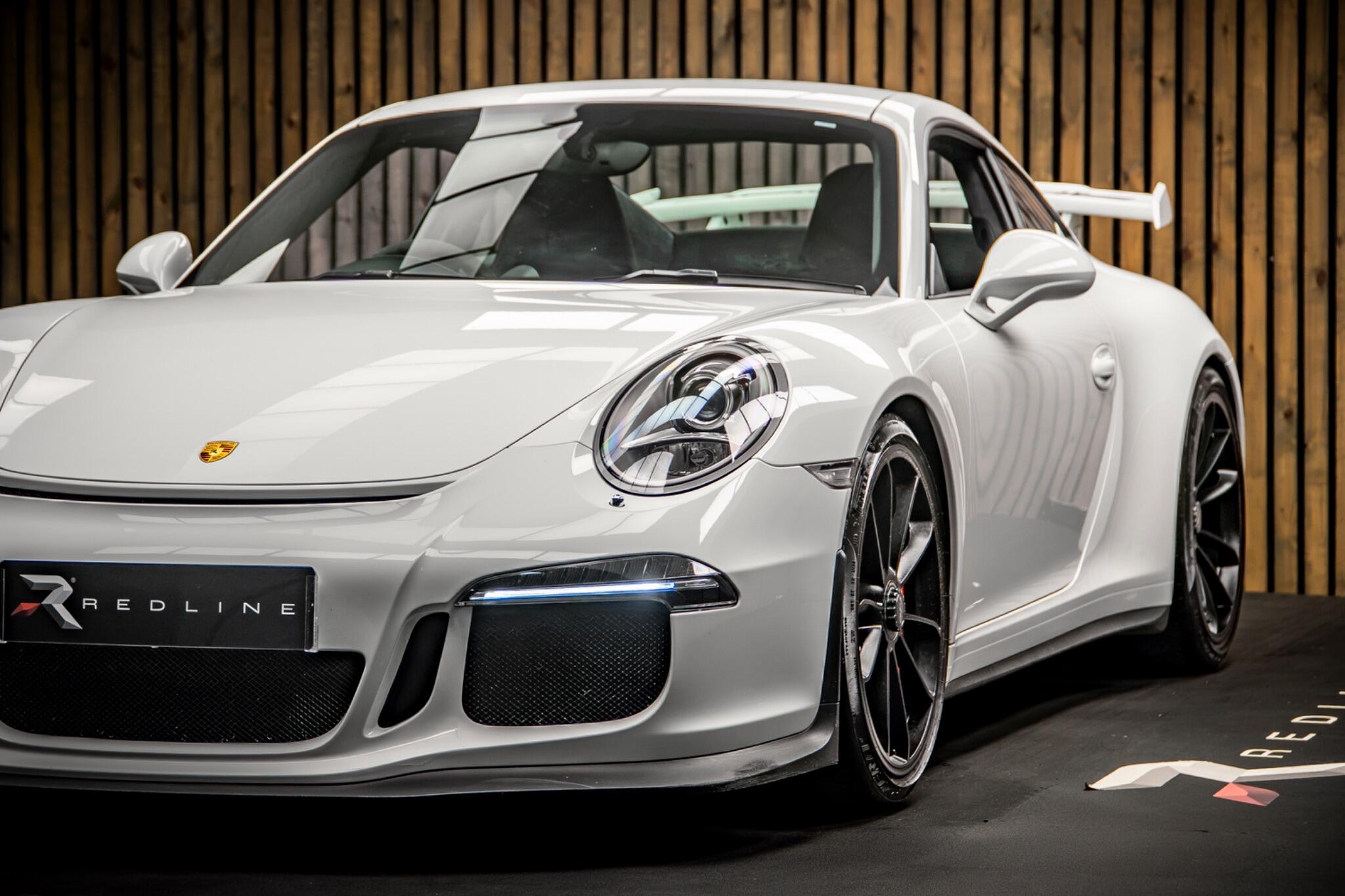 Porsche 911 view 14