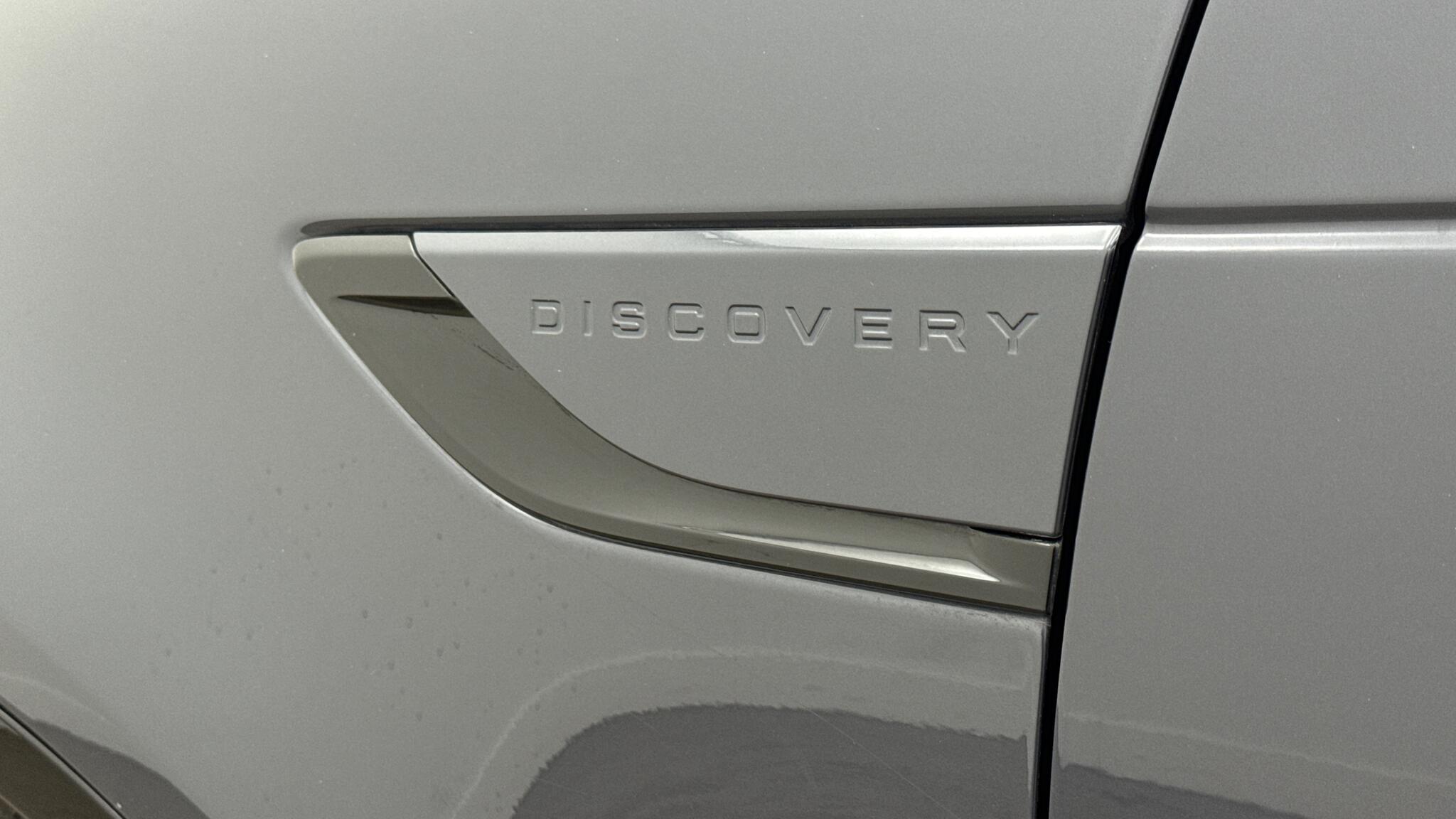 Land Rover Discovery view 20