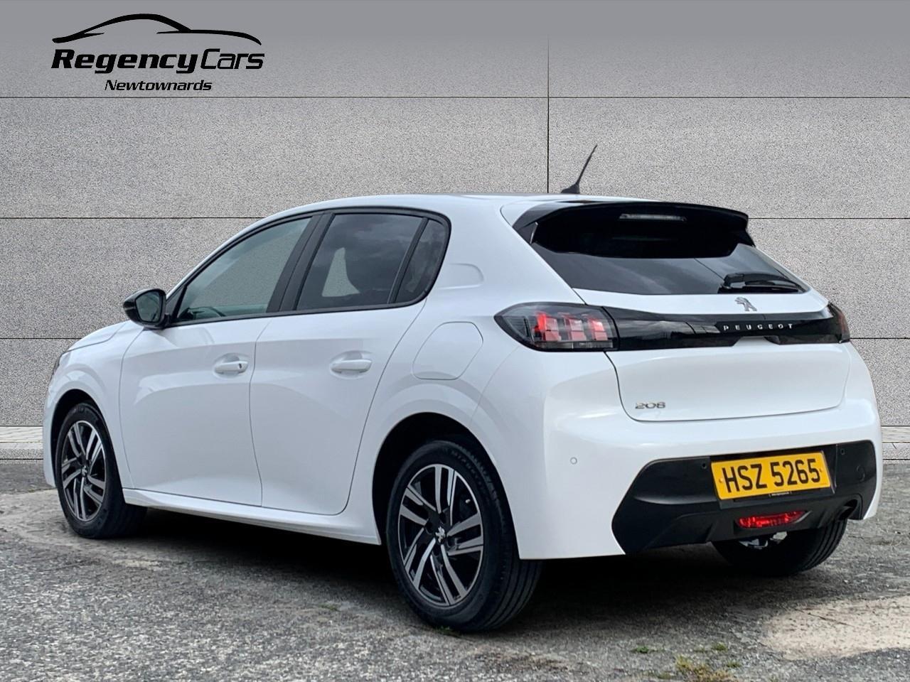 Peugeot 208 view 4