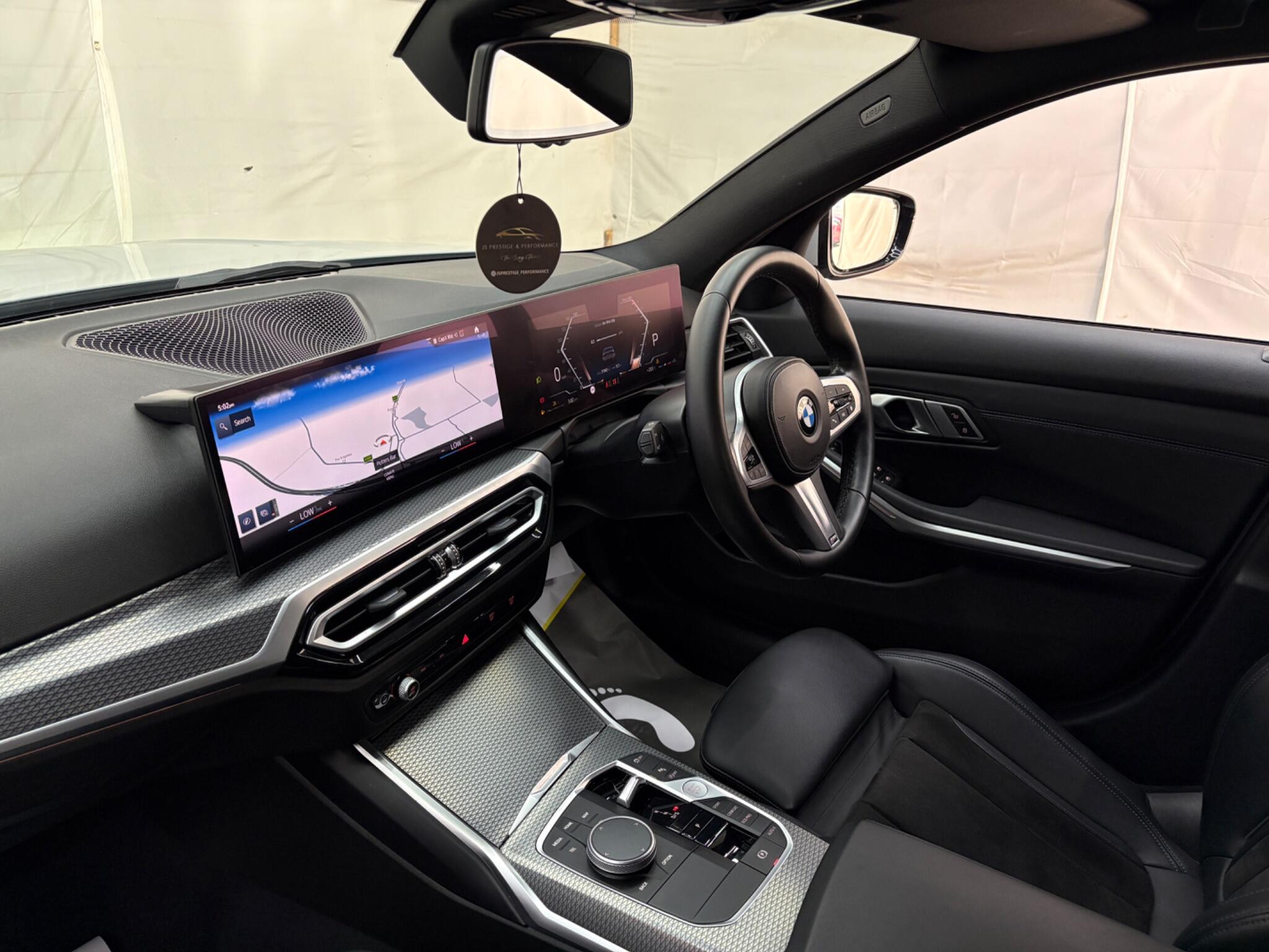 BMW 3 Series view 15