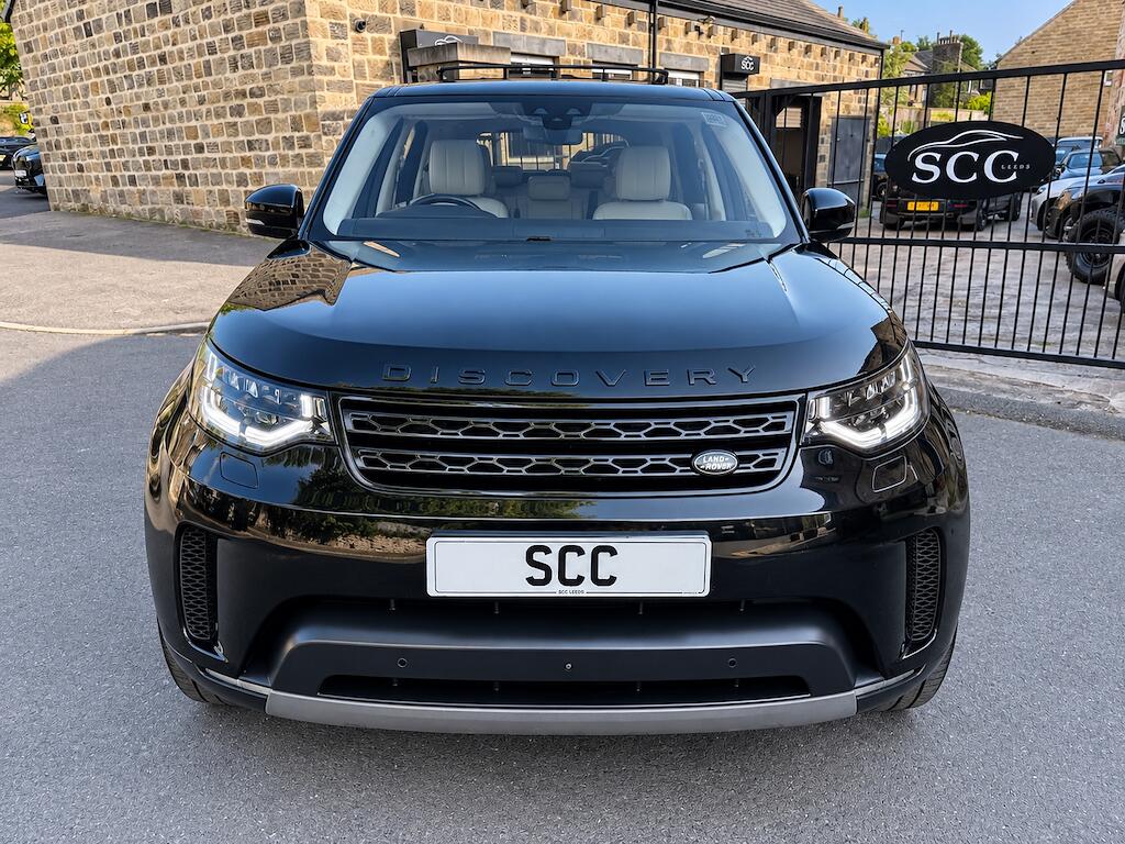 Land Rover Discovery view 4