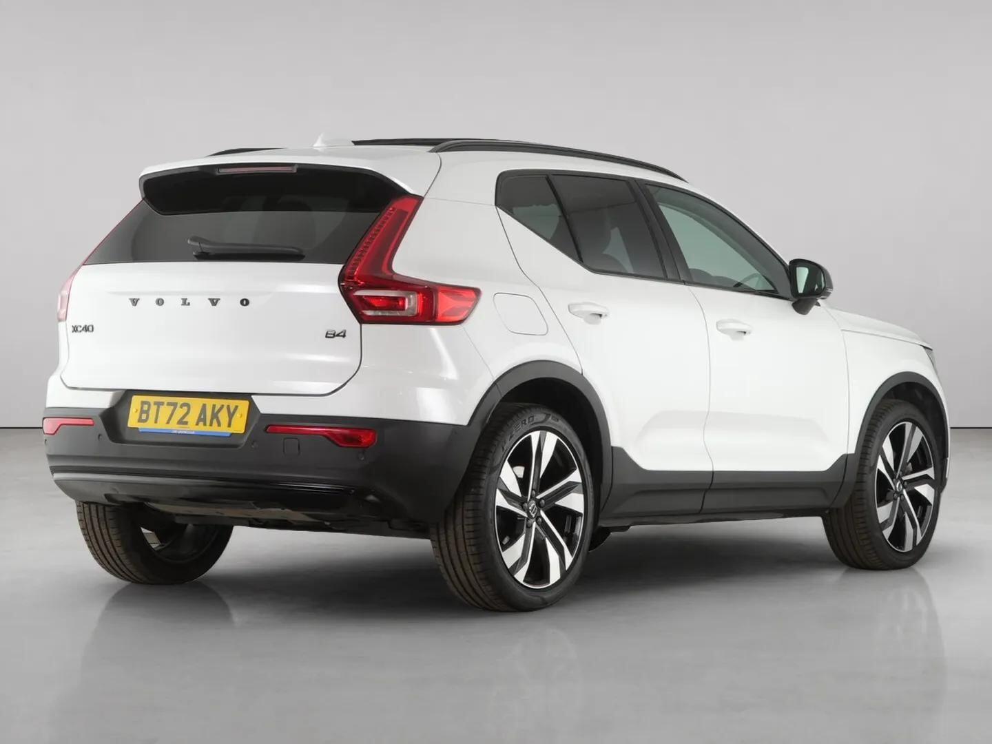 Volvo XC40 view 8