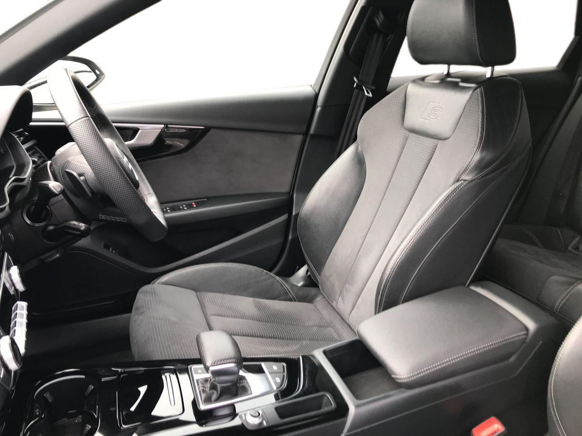 Audi A4 view 6