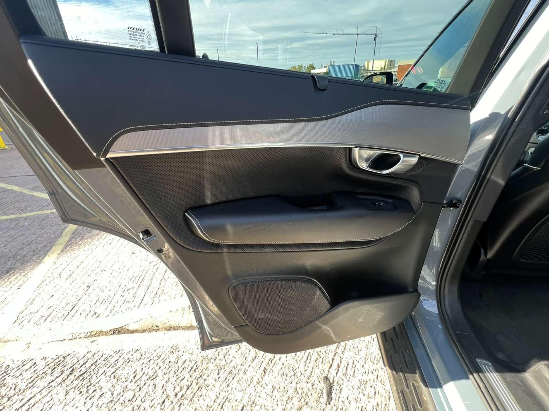 Volvo XC90 view 44