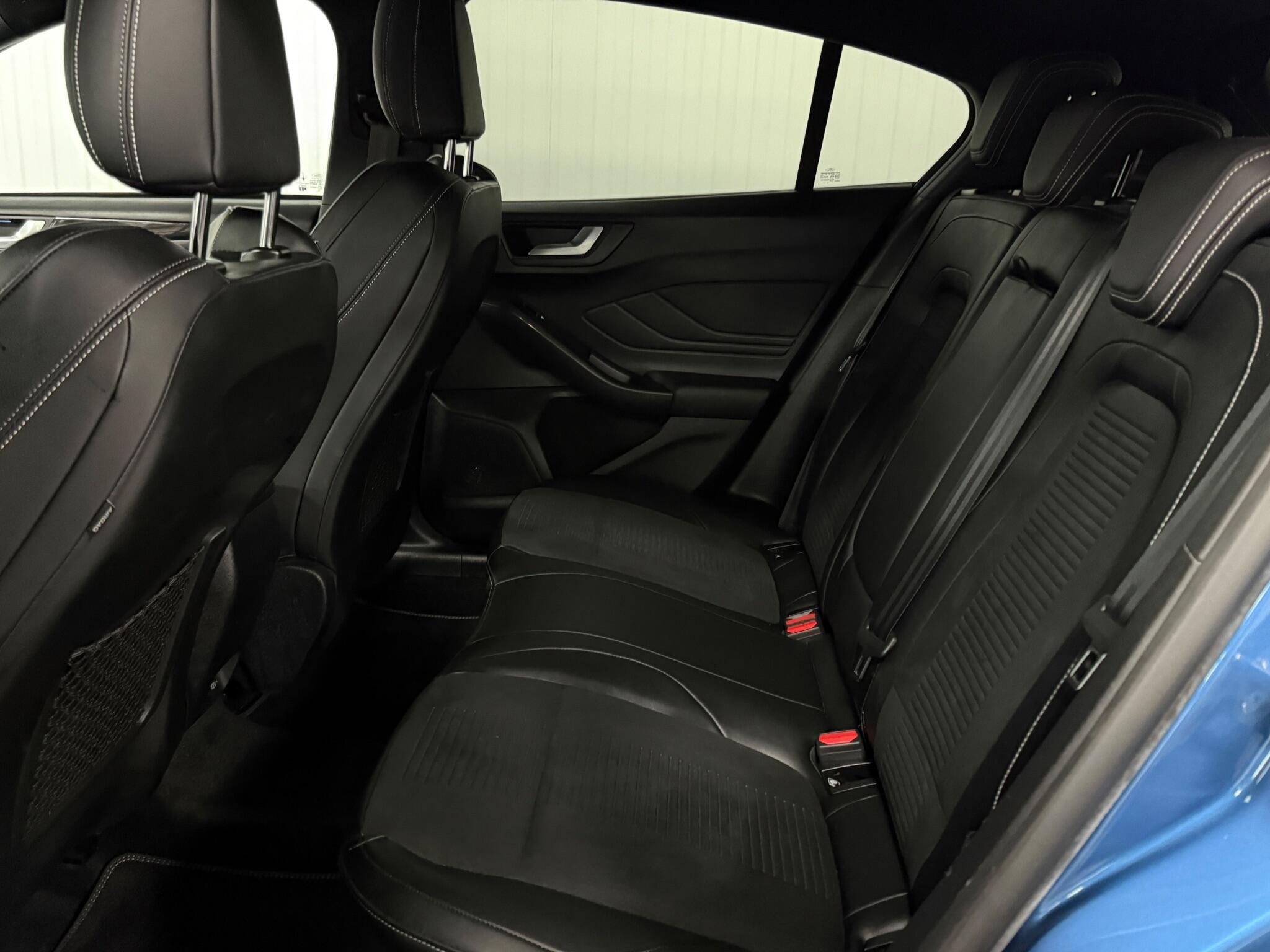 Ford Focus view 21