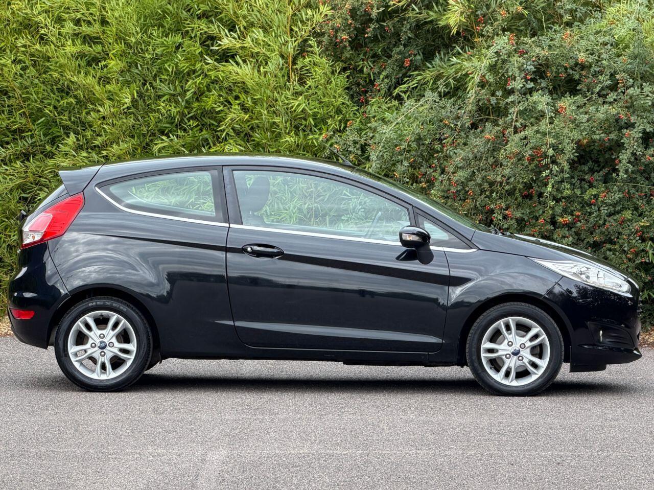 Ford Fiesta view 3