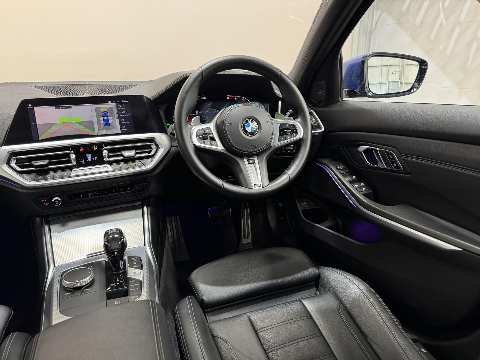 BMW 3 Series view 18