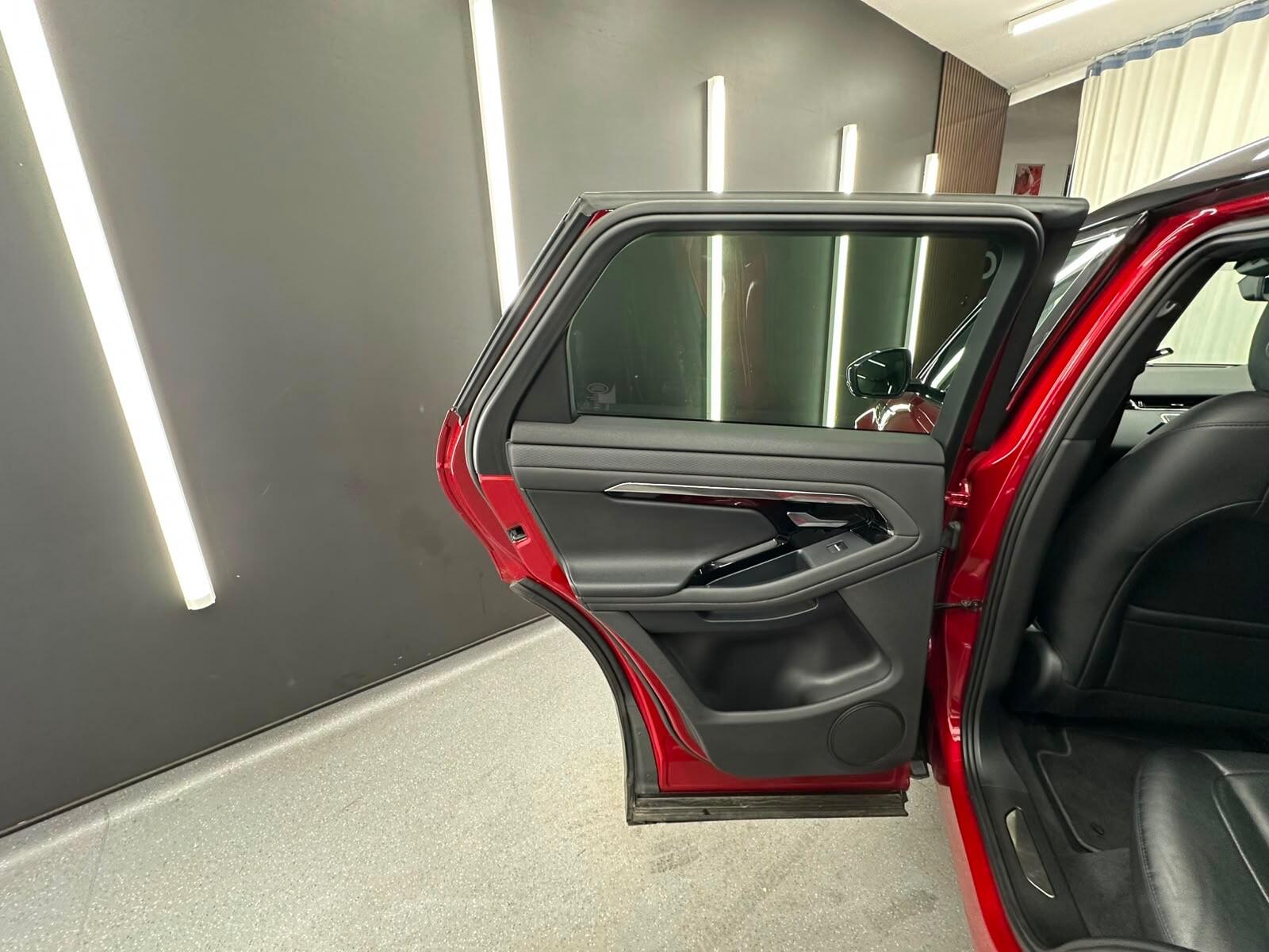 Land Rover Range Rover Evoque view 19