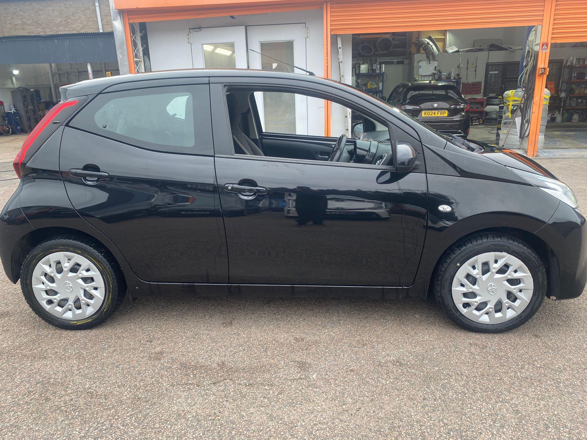 Toyota Aygo view 8