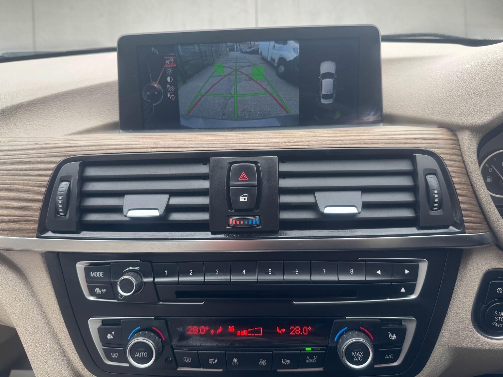 BMW 3 Series view 15