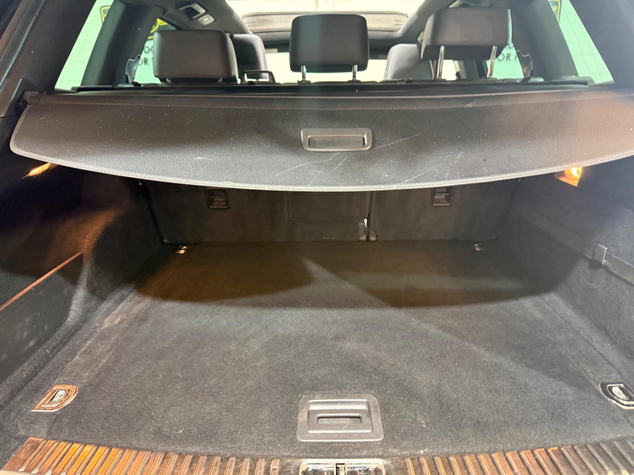 Volkswagen Touareg view 65