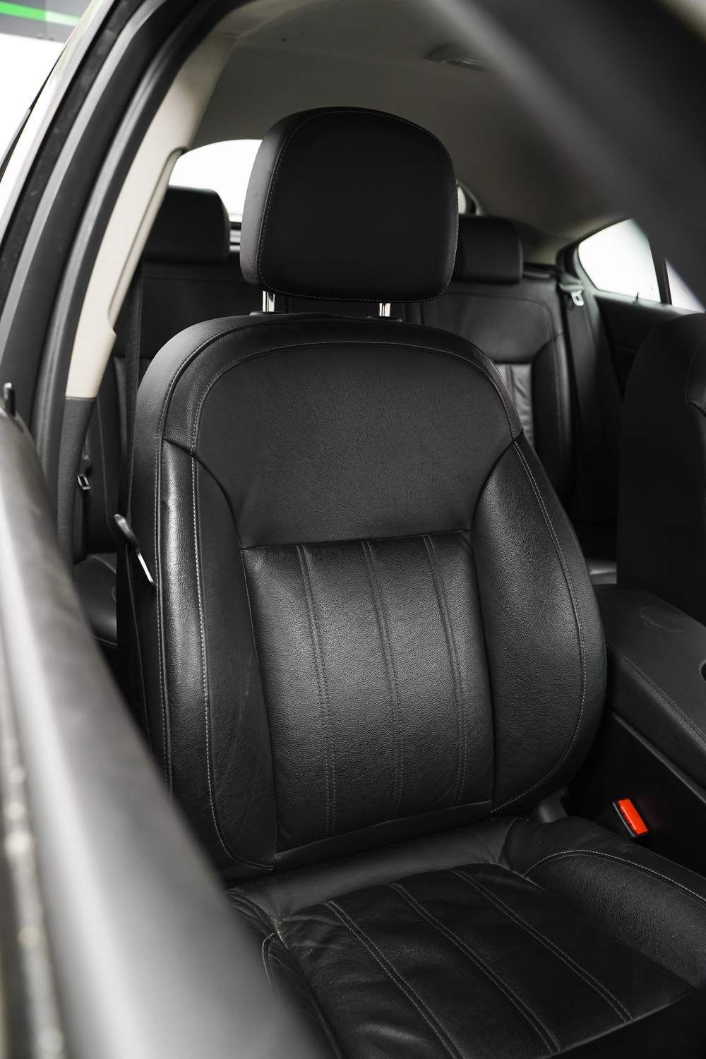 Vauxhall Insignia view 11