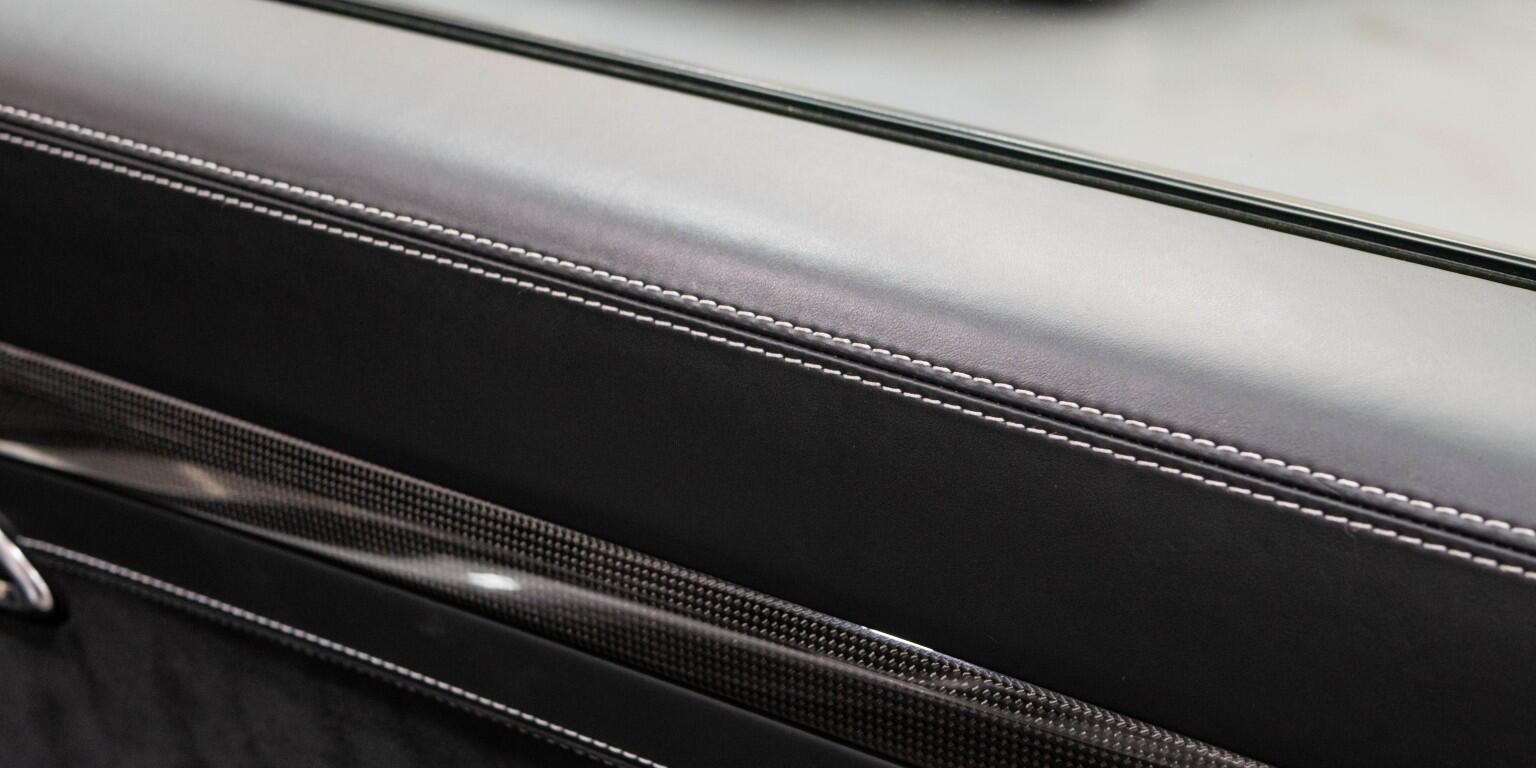 Porsche 911 view 26