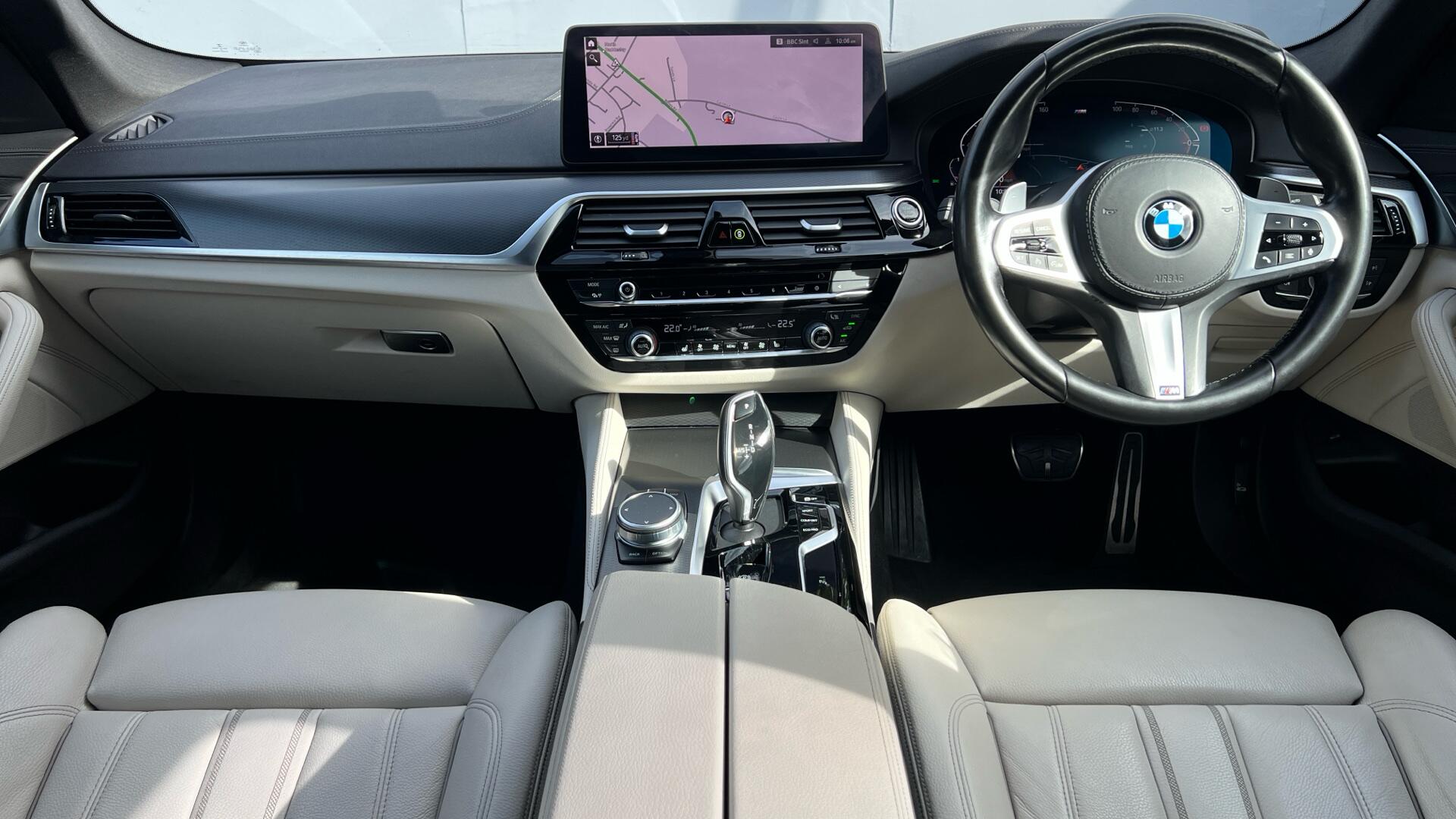 BMW 5 Series view 4
