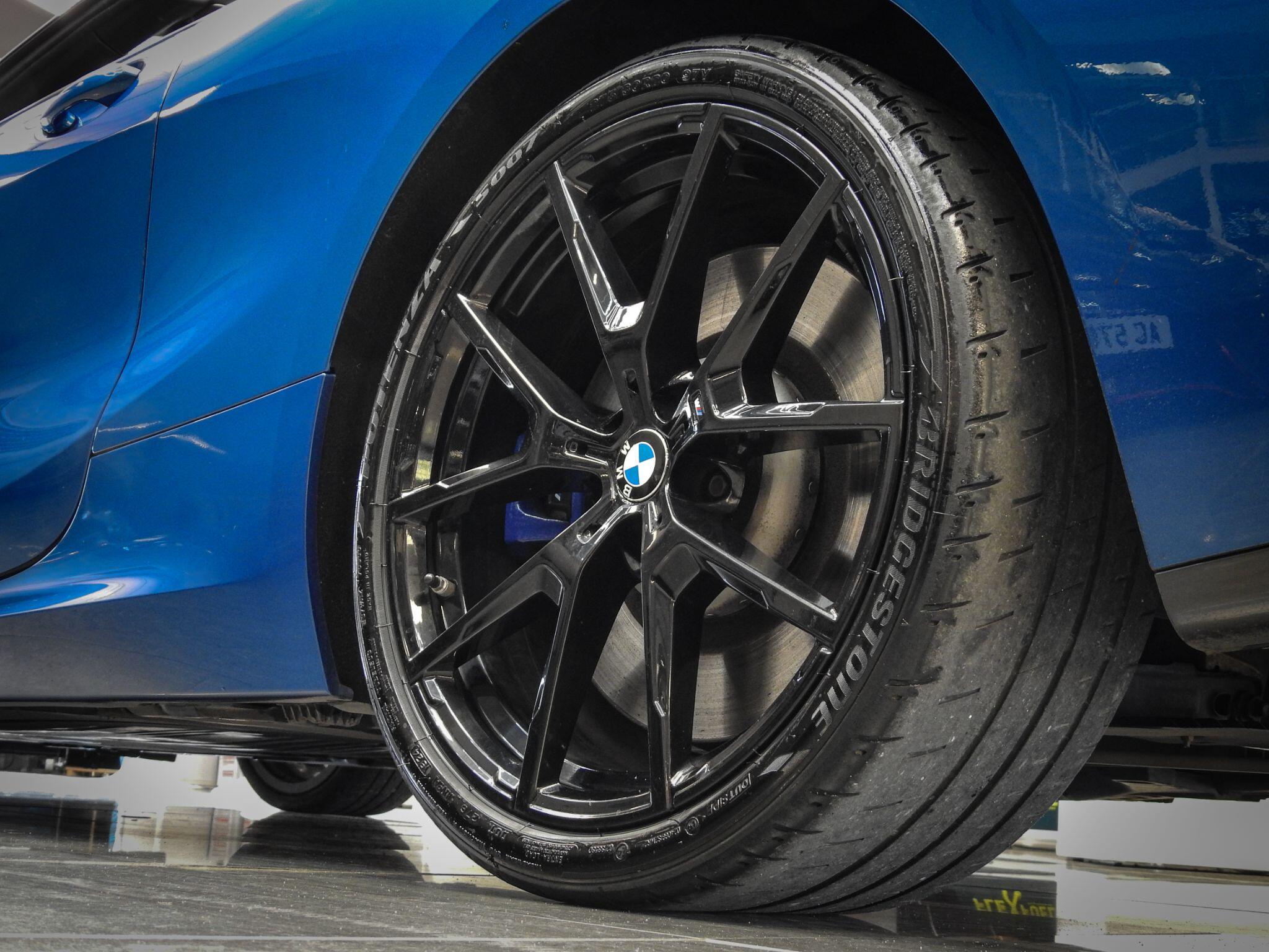 BMW 8 Series view 23