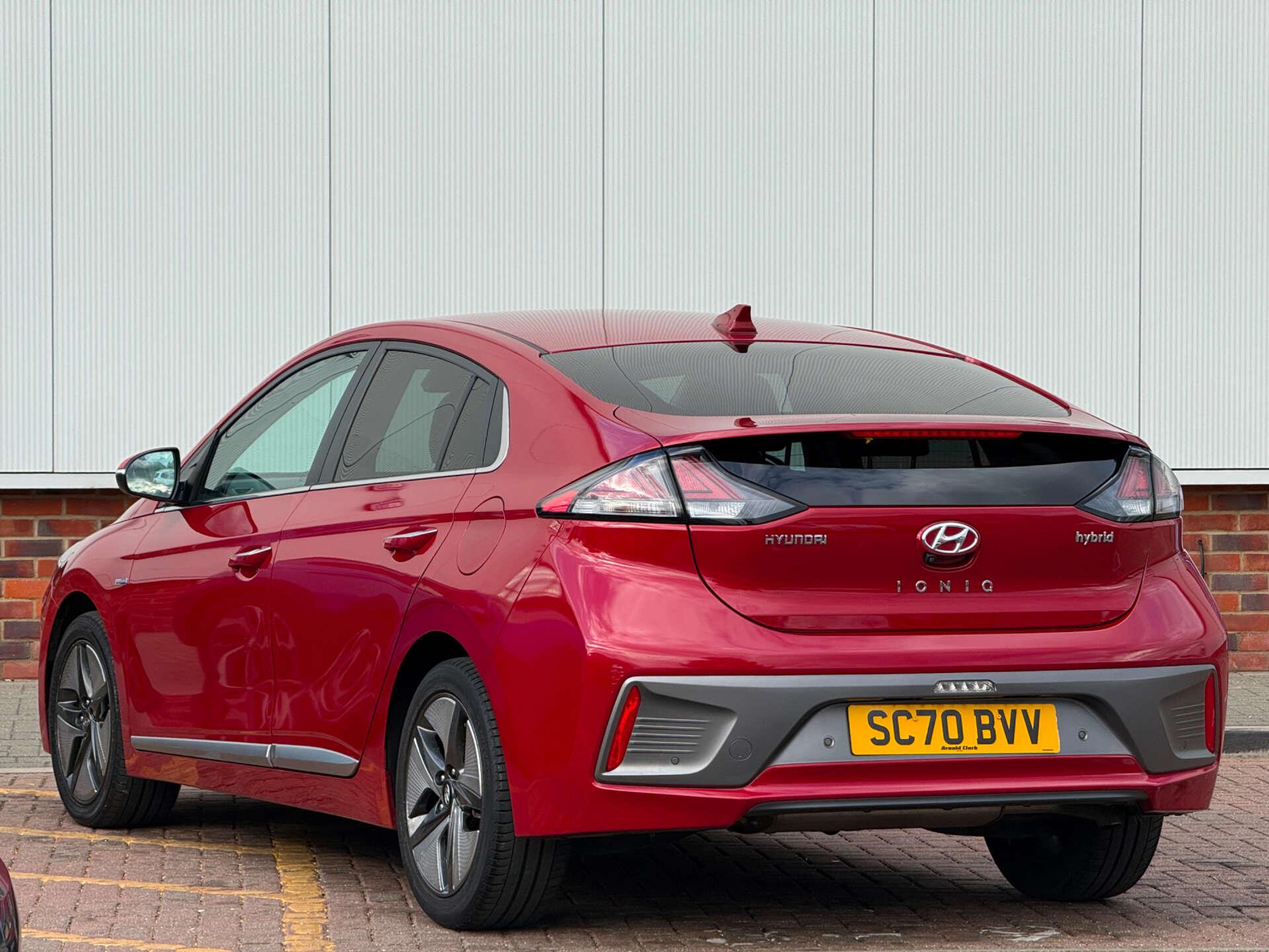 Hyundai Ioniq view 4