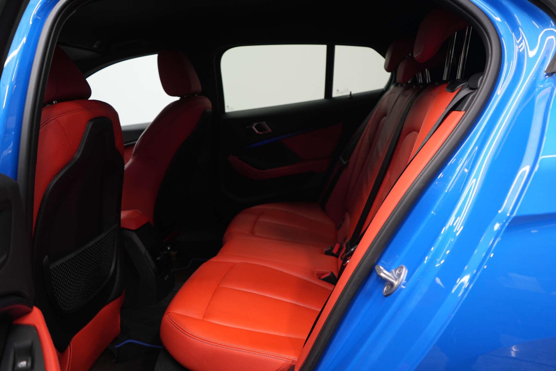 BMW 1 Series view 25
