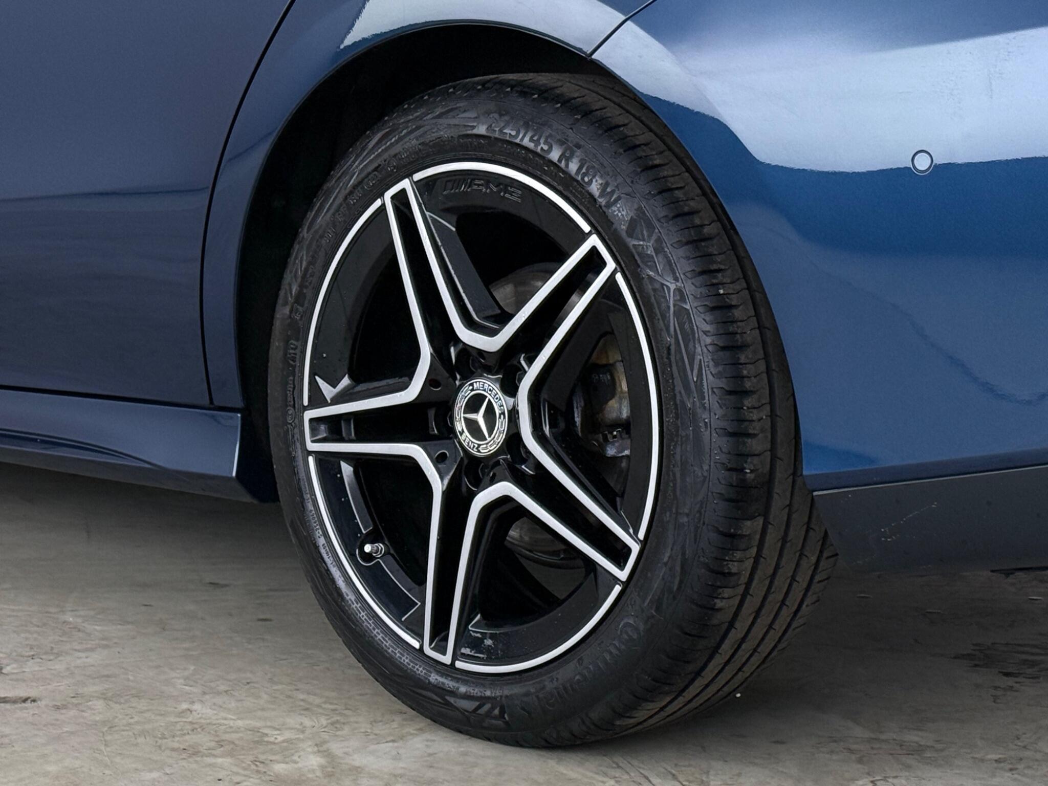 Mercedes-Benz Cla view 9