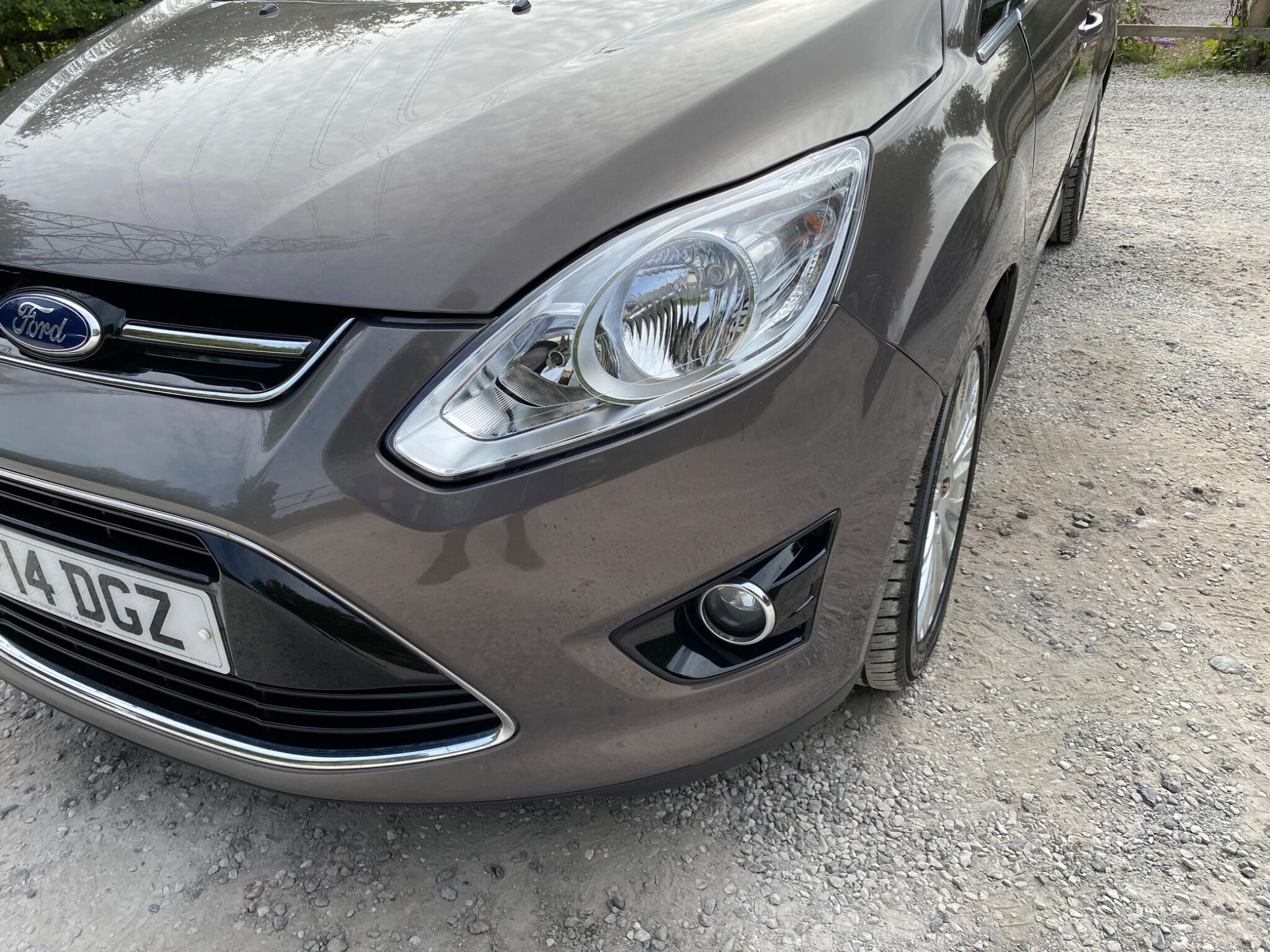 Ford Grand C-Max view 24
