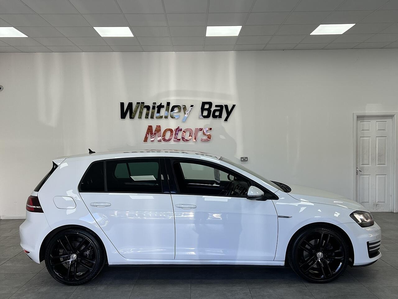 Volkswagen Golf view 2