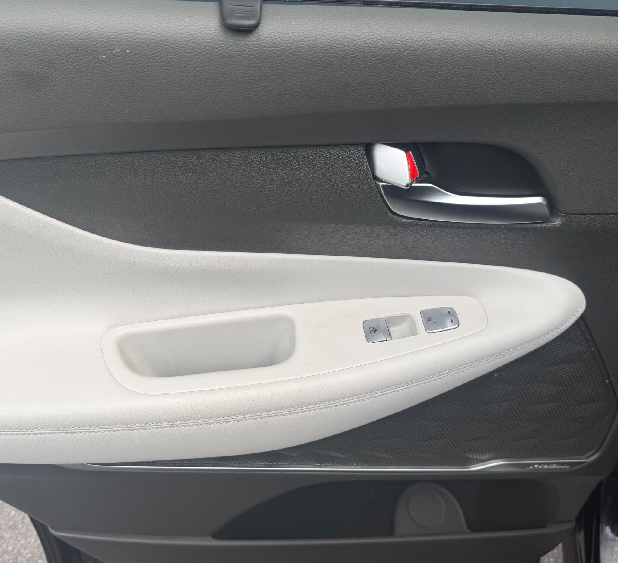 Hyundai Santa Fe view 16